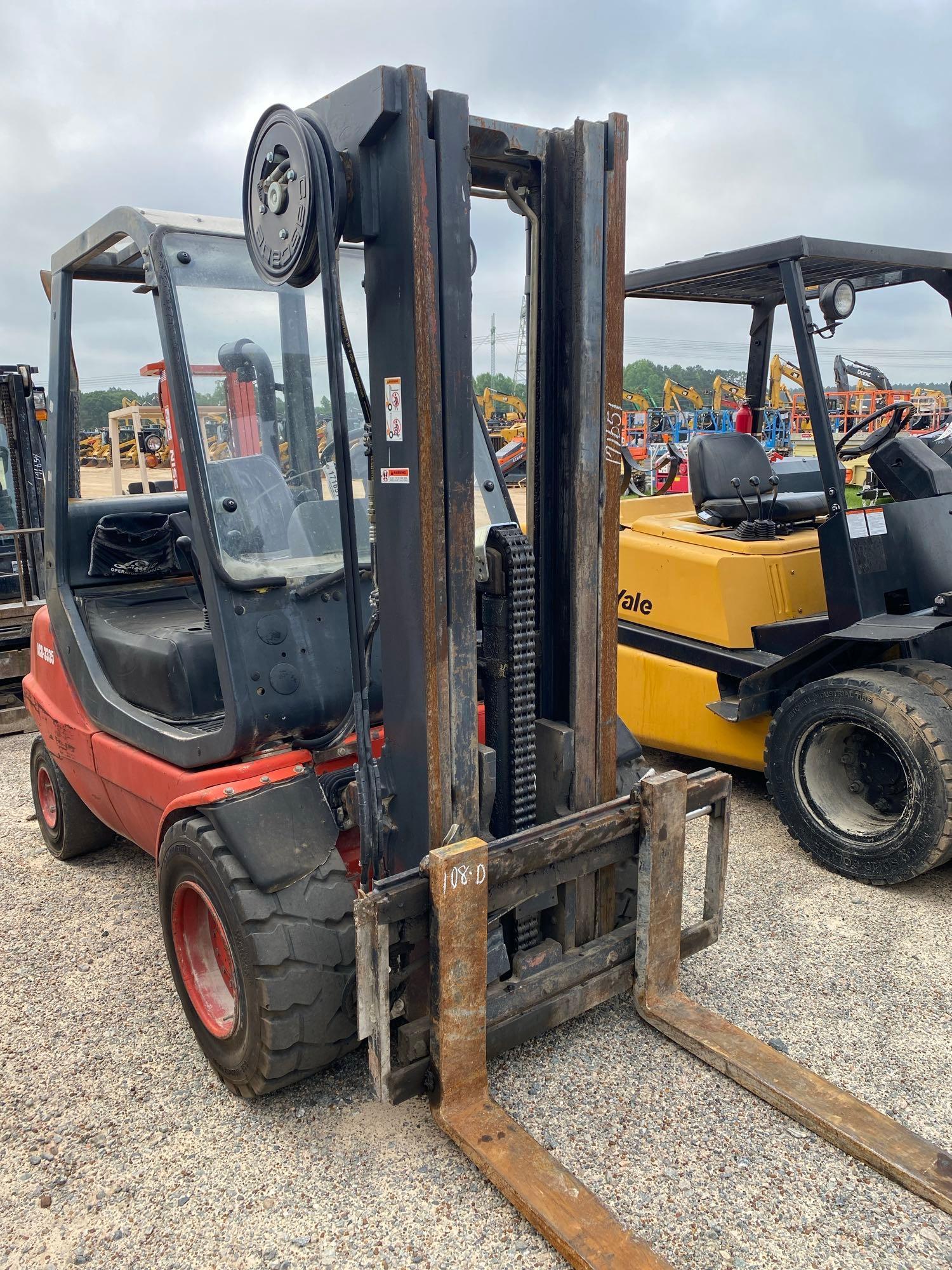 LINDE FORKLIFT