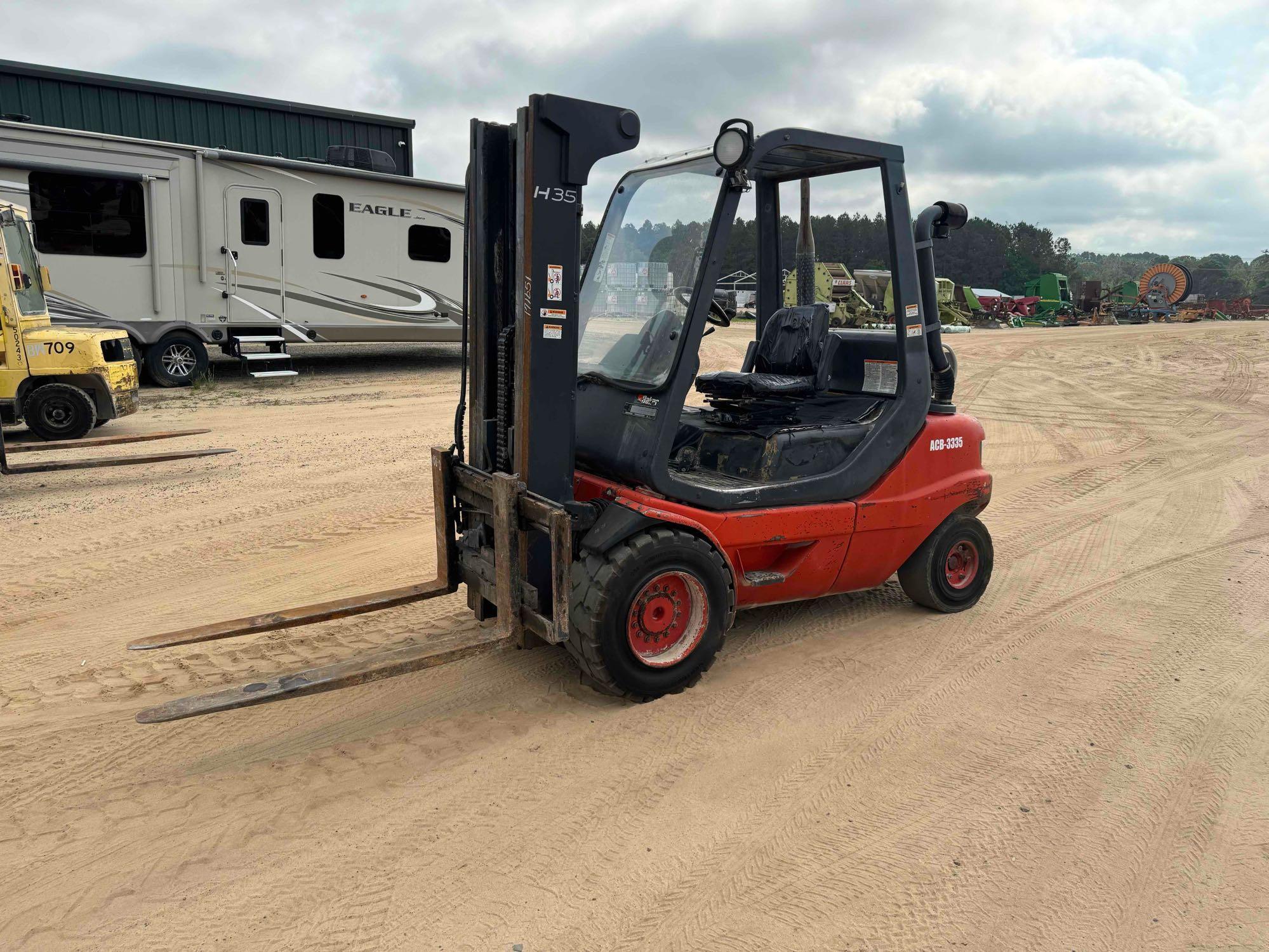 LINDE FORKLIFT