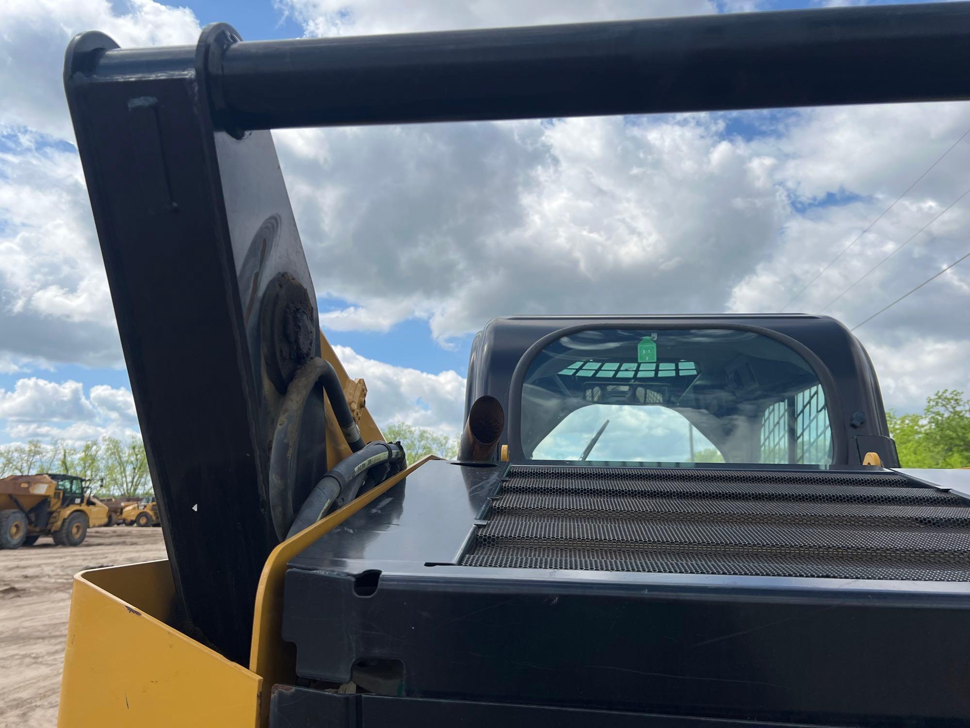 2015 CATERPILLAR 289D SKID STEER