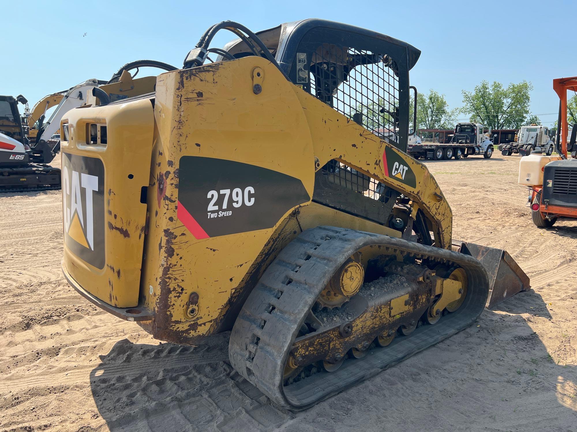 CATERPILLAR 279C SKID STEER