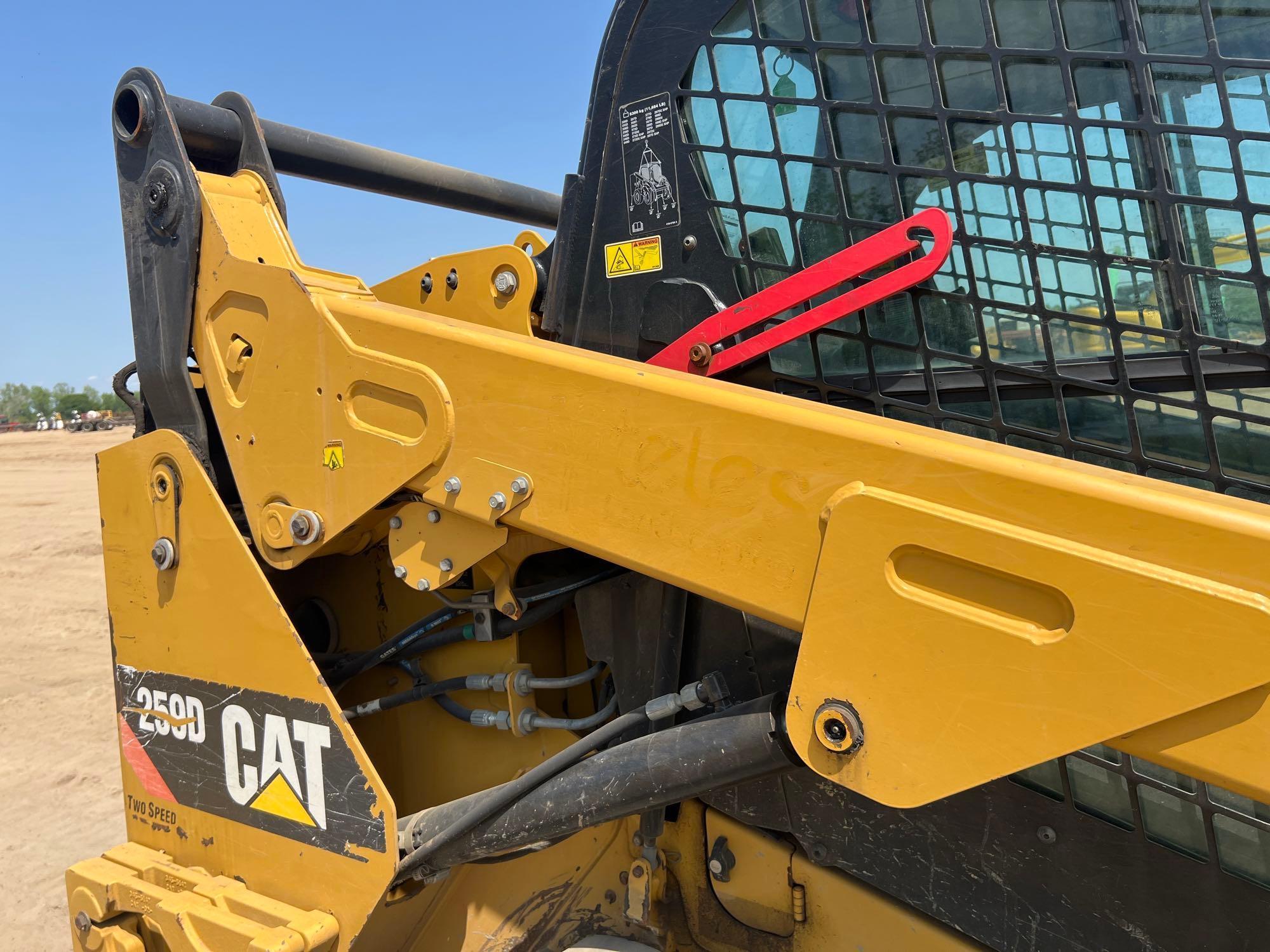 2016 CATERPILLAR 259D SKID STEER