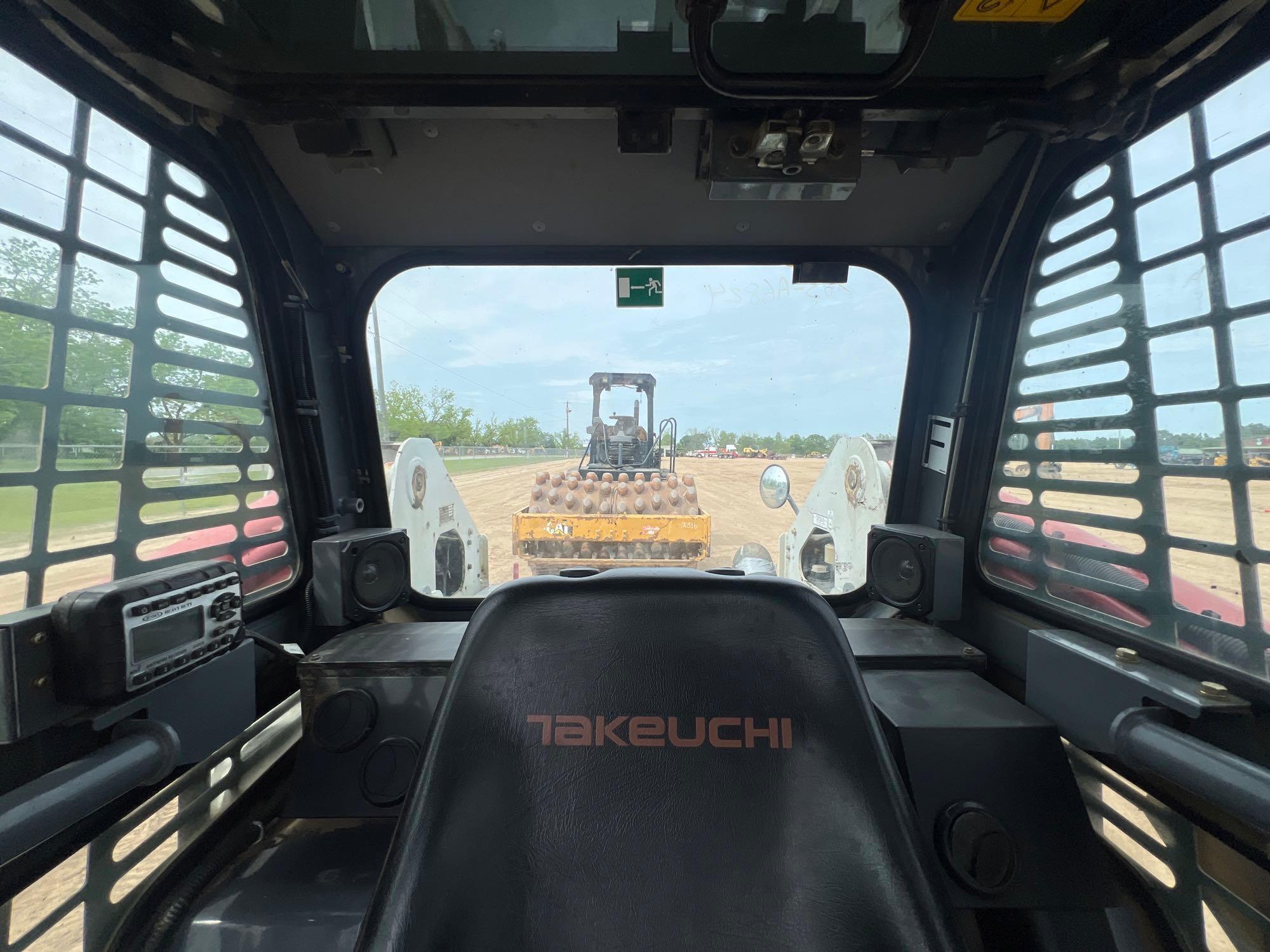 2015 TAKEUCHI TL12 SKID STEER