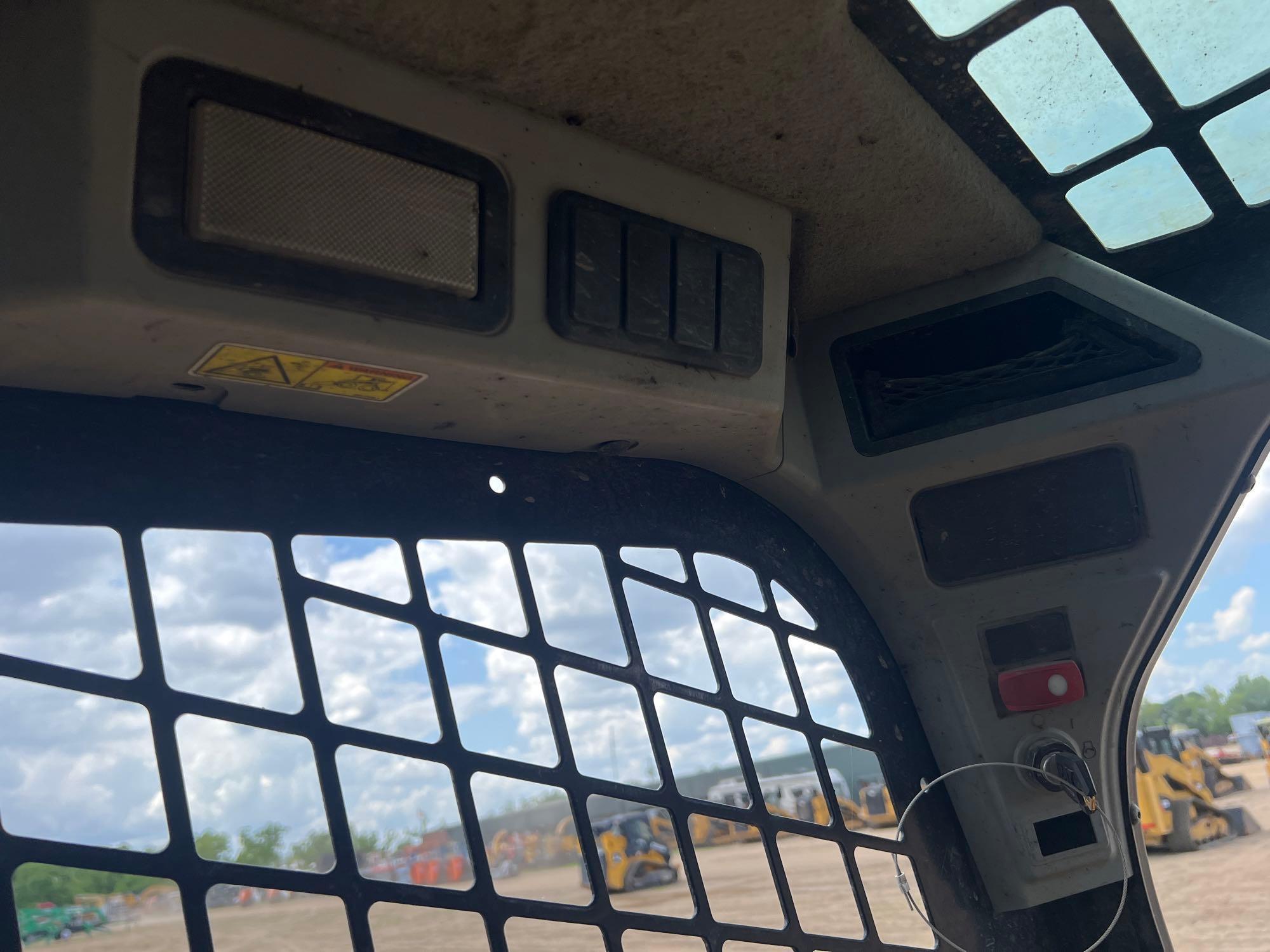 2019 CATERPILLAR 242D SKID STEER