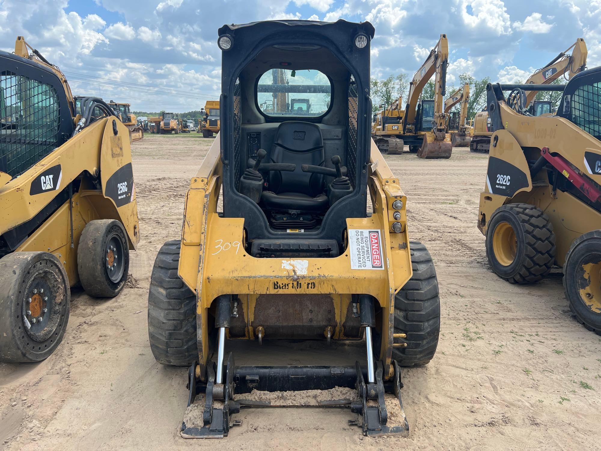 2019 CATERPILLAR 242D SKID STEER