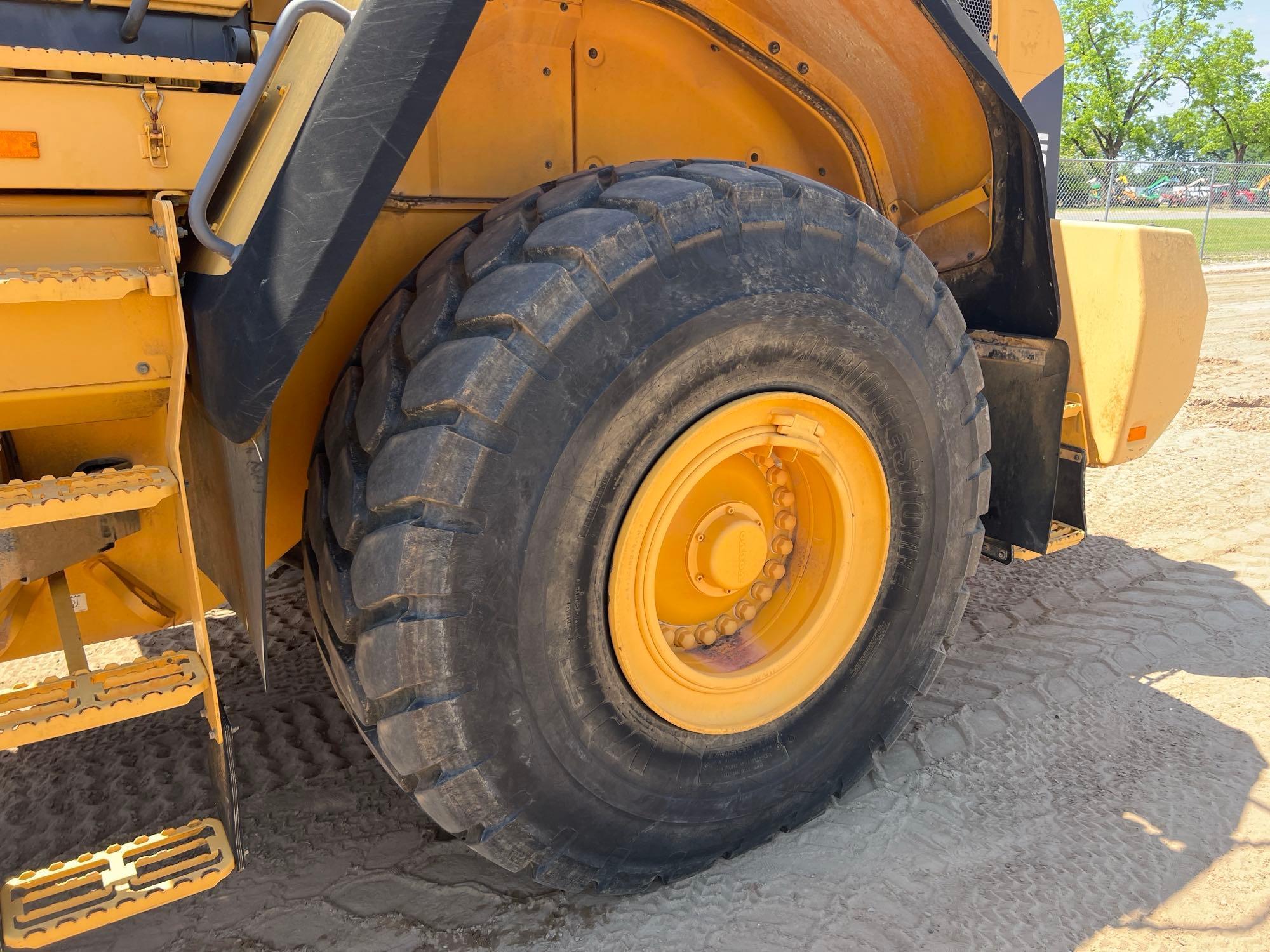 2015 VOLVO L180H RUBBER TIRE LOADER