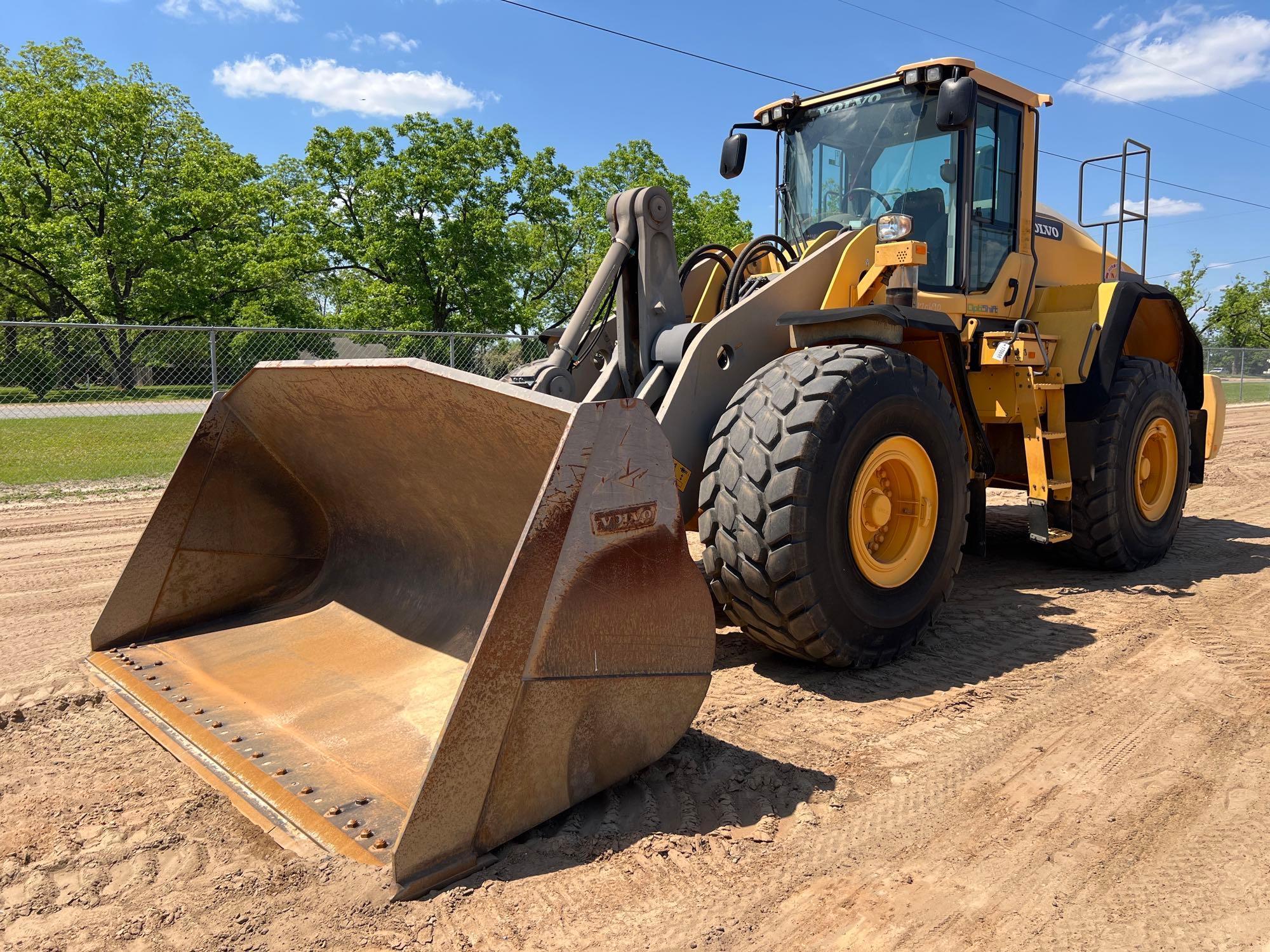 2015 VOLVO L180H RUBBER TIRE LOADER