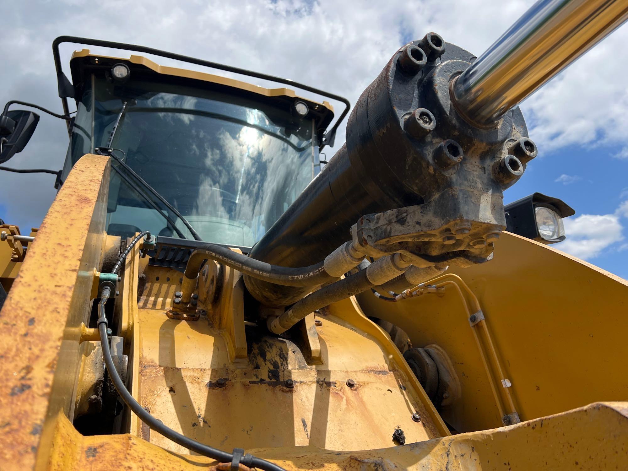 2019 CATERPILLAR 962M RUBBER TIRE LOADER