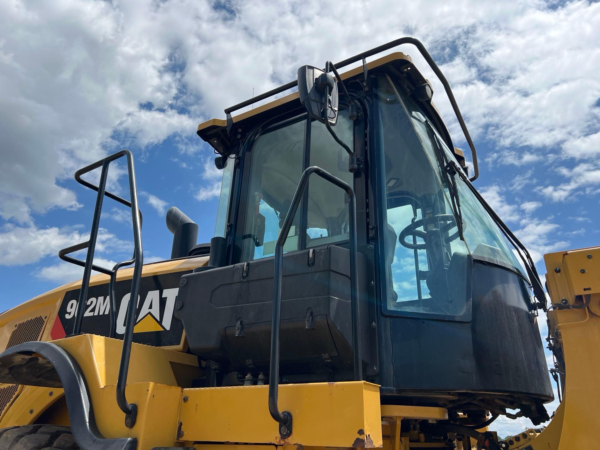 2019 CATERPILLAR 962M RUBBER TIRE LOADER