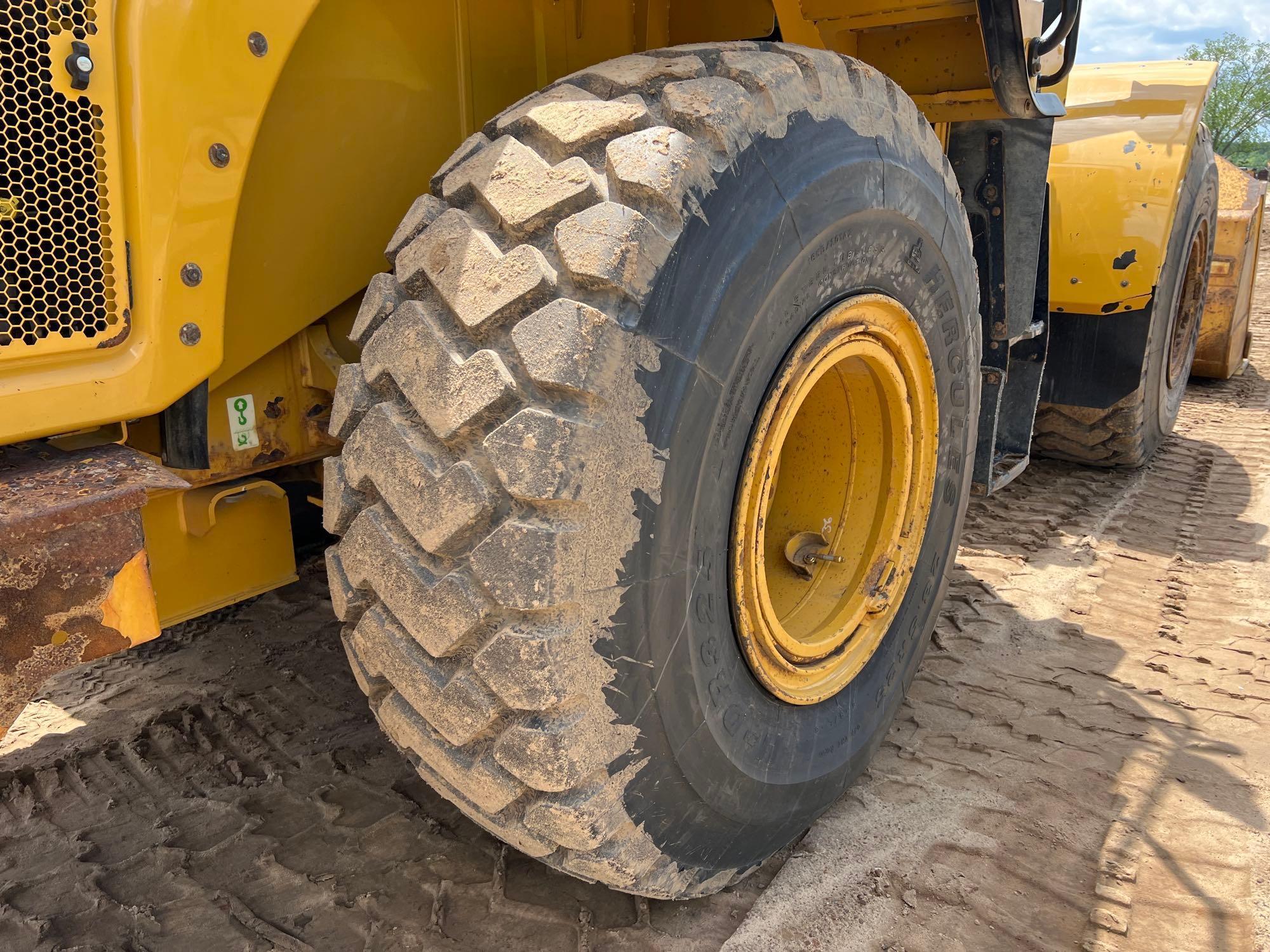 2019 CATERPILLAR 962M RUBBER TIRE LOADER