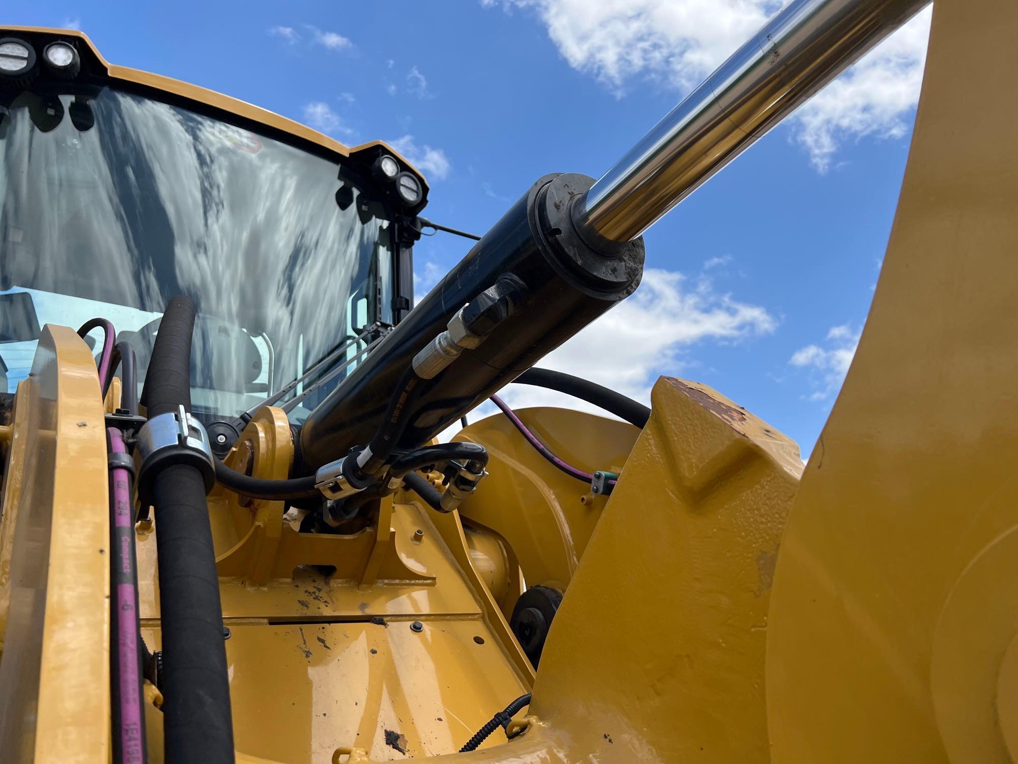 2020 CATERPILLAR 926M RUBBER TIRE LOADER