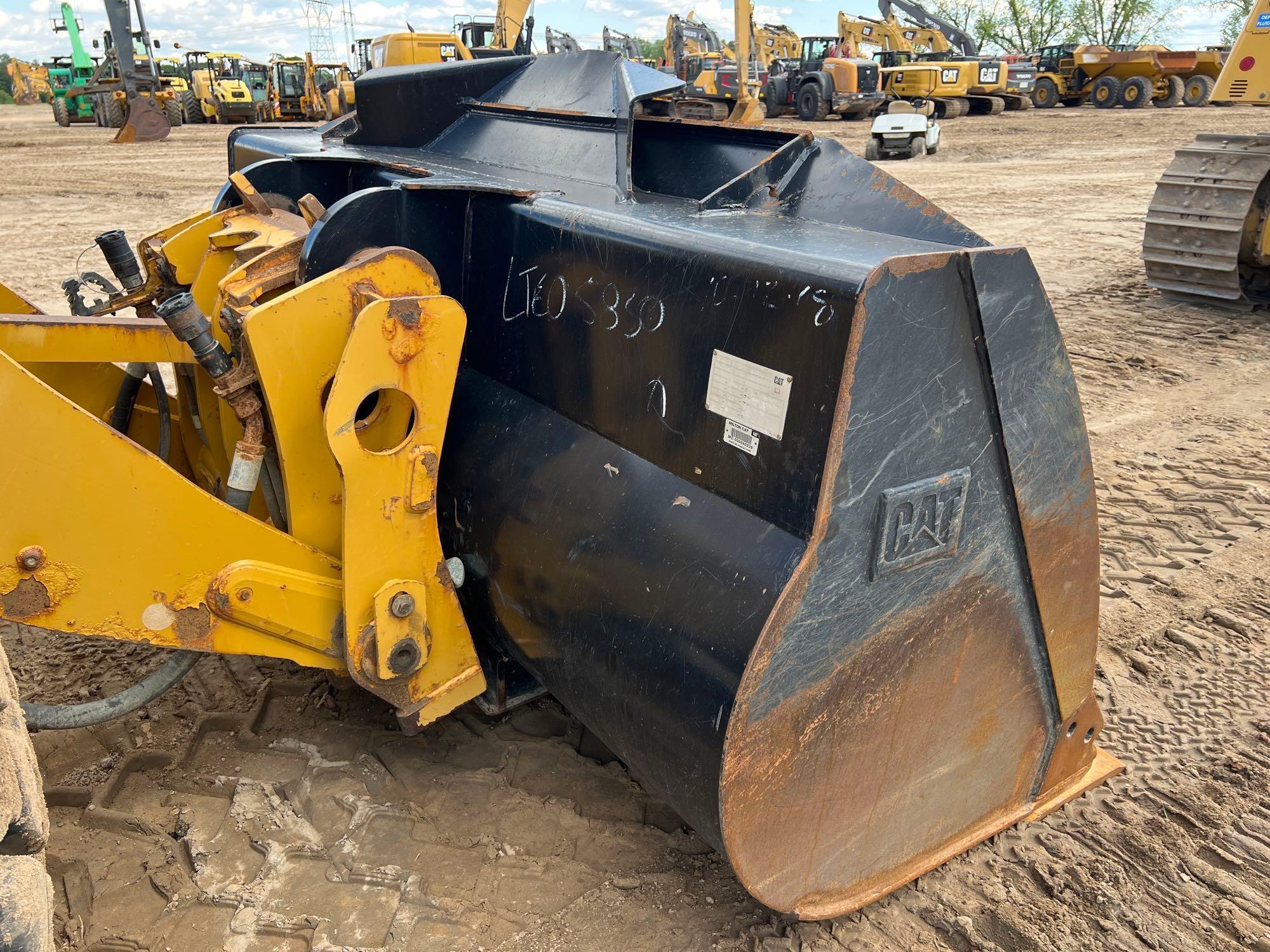 2017 CATERPILLAR 930M RUBBER TIRE LOADER