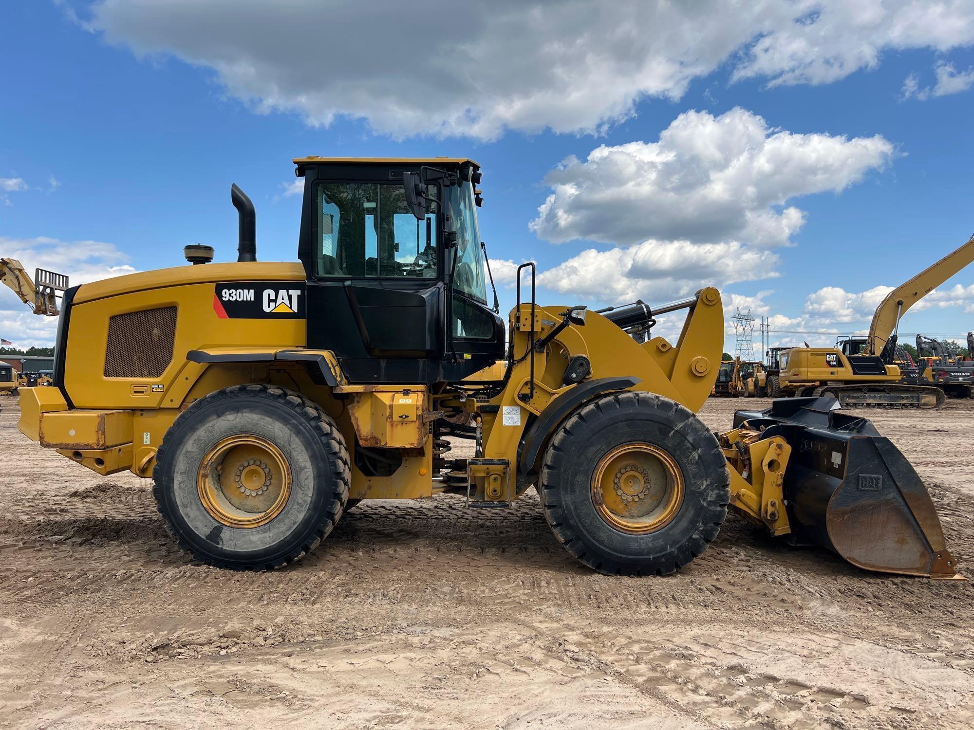 2017 CATERPILLAR 930M RUBBER TIRE LOADER