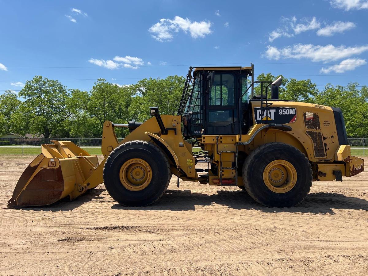 2016 CATERPILLAR 950M RUBBER TIRE LOADER