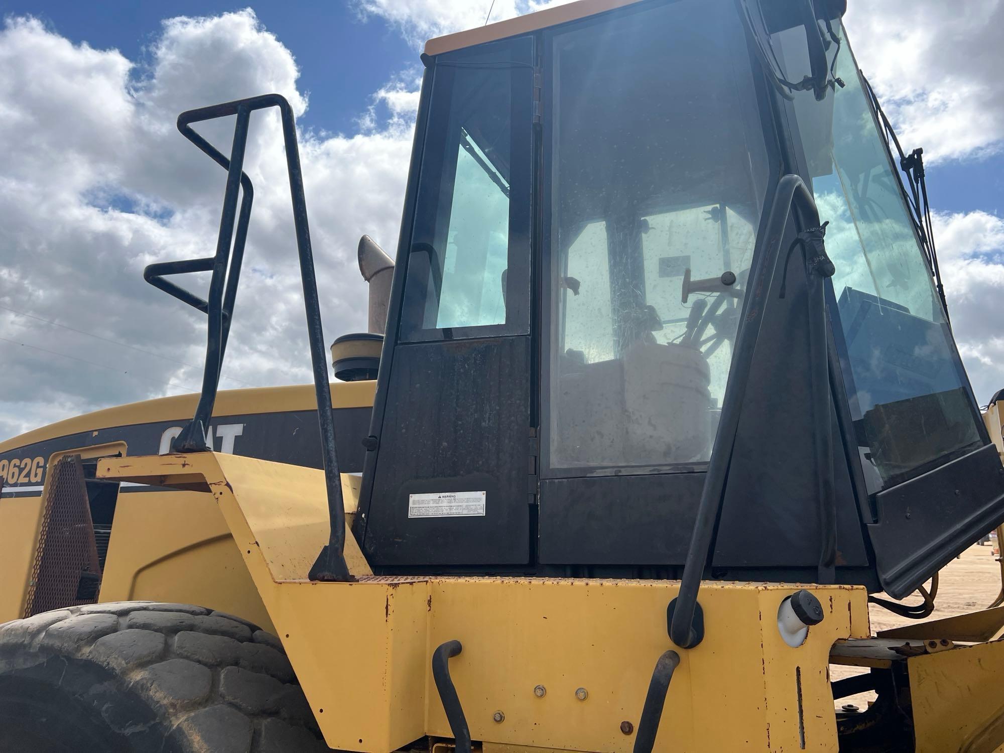 2002 CATERPILLAR 962G RUBBER TIRE LOADER