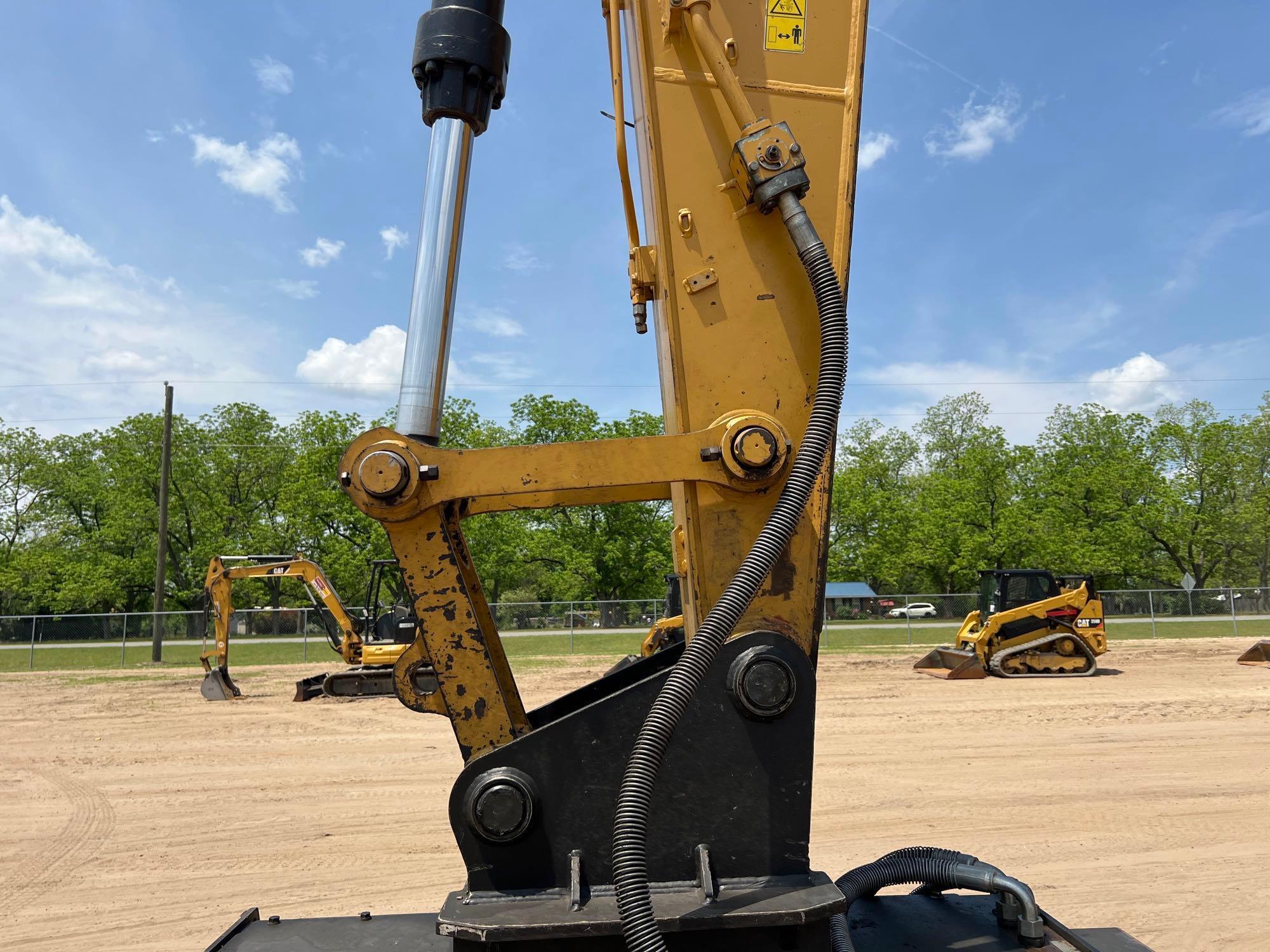 2016 CATERPILLAR 323FL EXCAVATOR