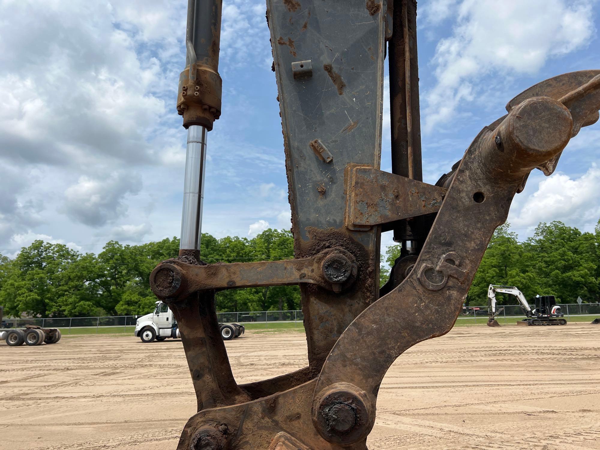 2017 JOHN DEERE 210G LC EXCAVATOR