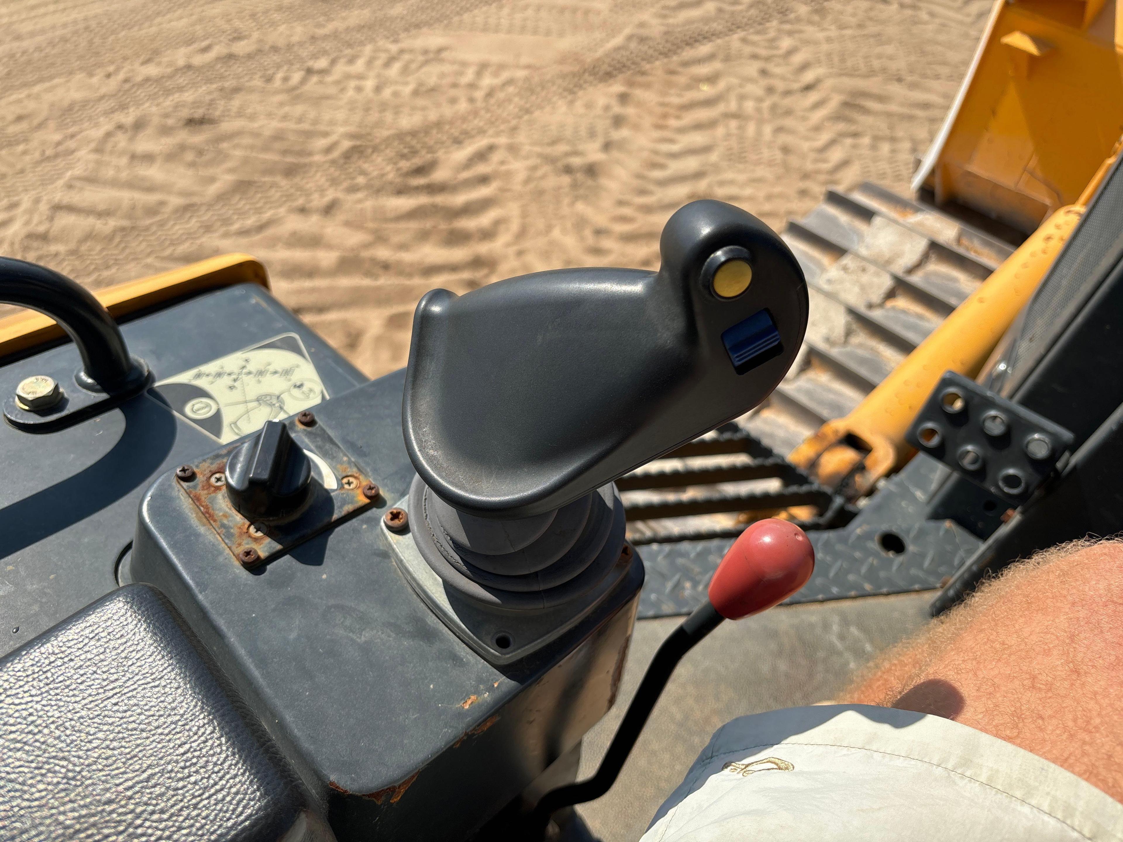 2019 DRESSTA TD-8S CRAWLER DOZER