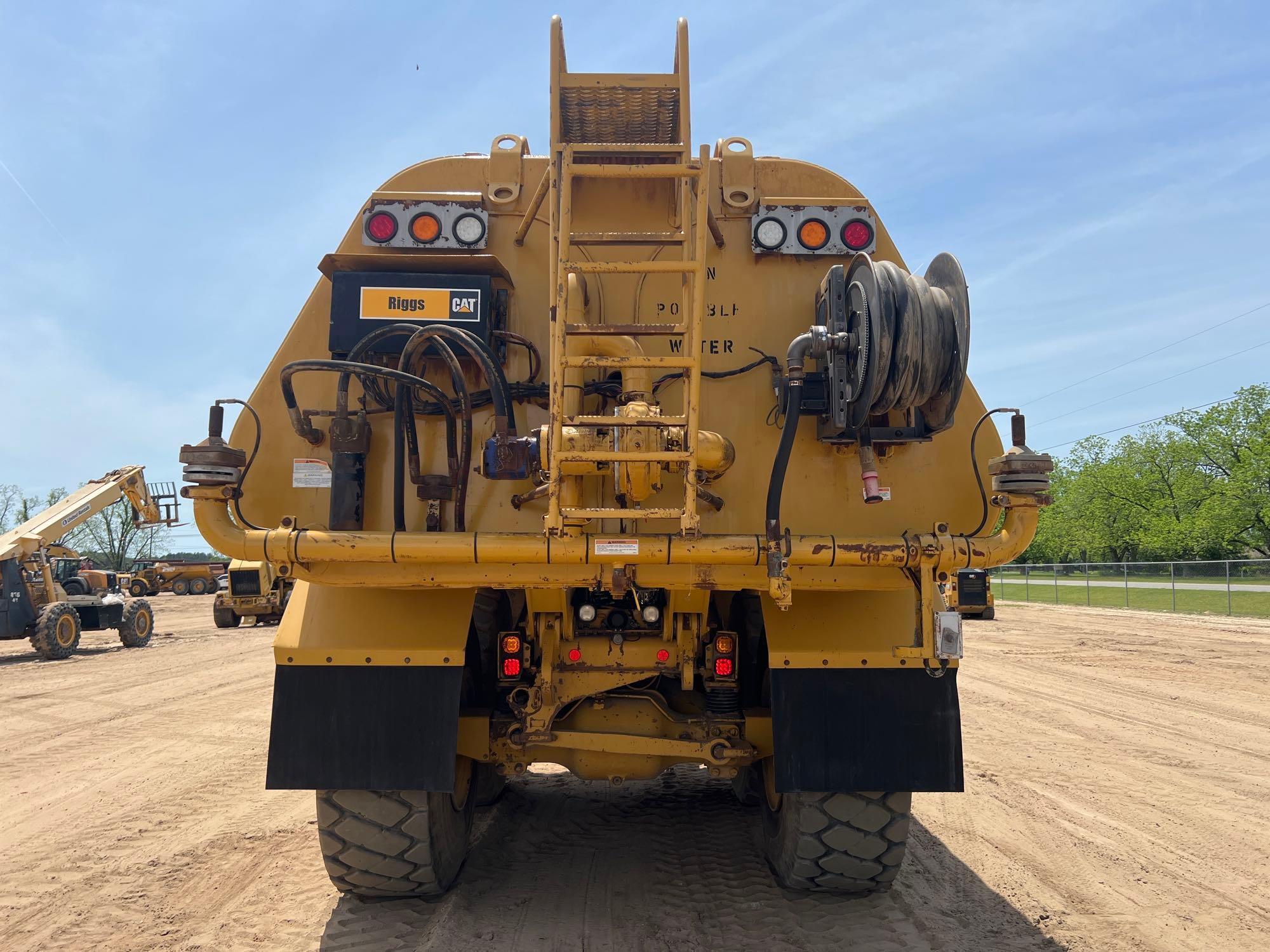 2015 CATERPILLAR 730C 6X6 OFF ROAD WATER TRUCK