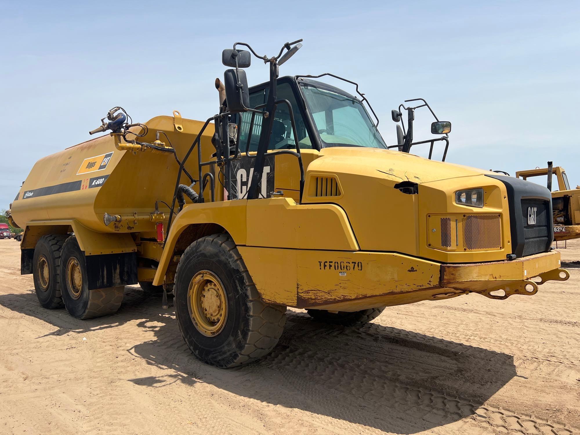 2015 CATERPILLAR 730C 6X6 OFF ROAD WATER TRUCK