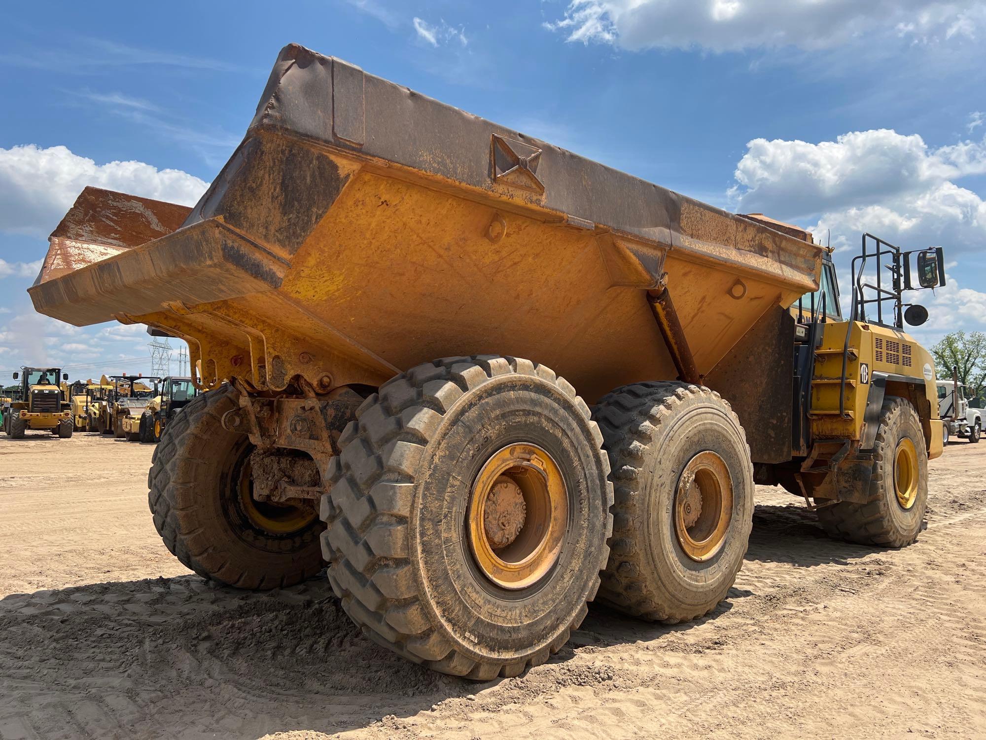 2014 KOMATSU HM400-3 6X6 OFF ROAD DUMP TRUCK