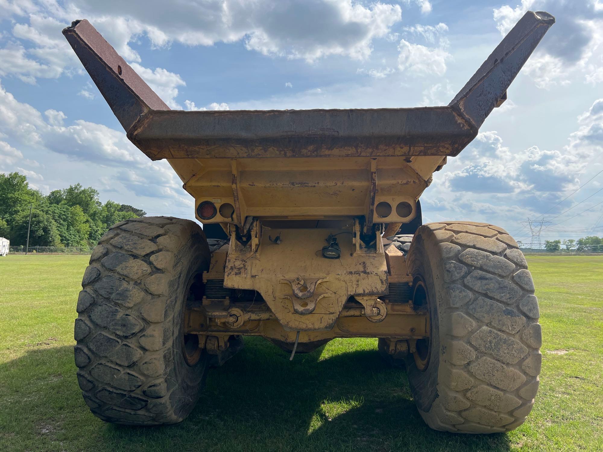 (INOP) JOHN DEERE 350C 6X6 OFF ROAD DUMP TRUCK