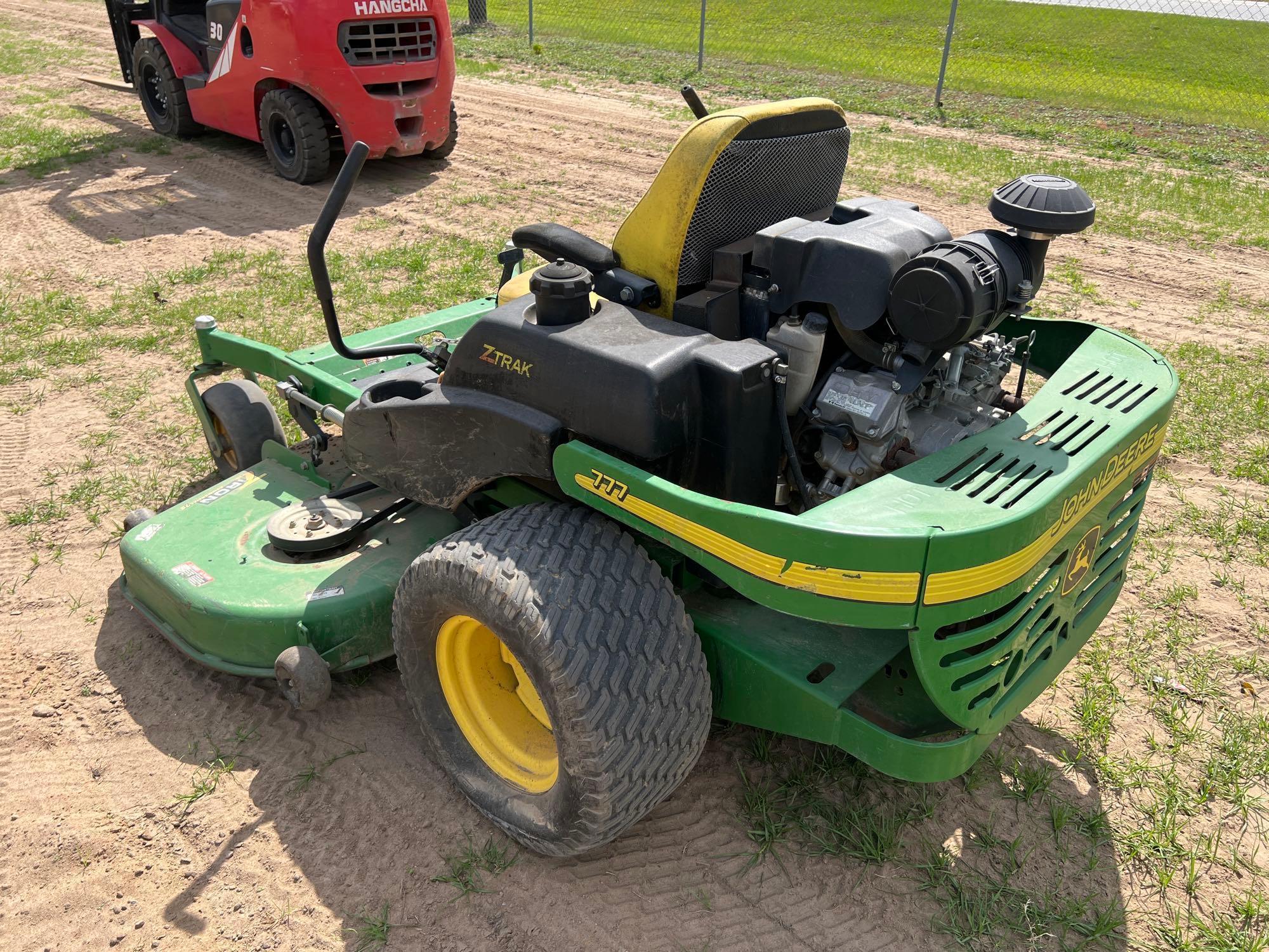 JOHN DEERE 777Z TRAK ZERO TURN MOWER