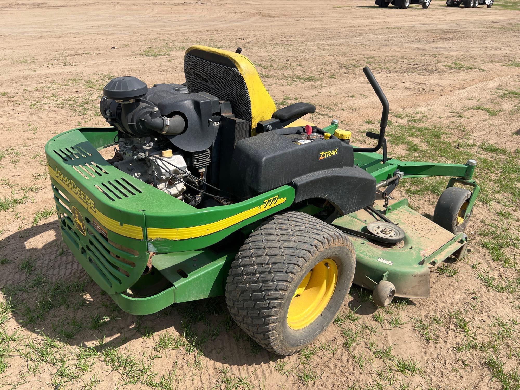 JOHN DEERE 777Z TRAK ZERO TURN MOWER