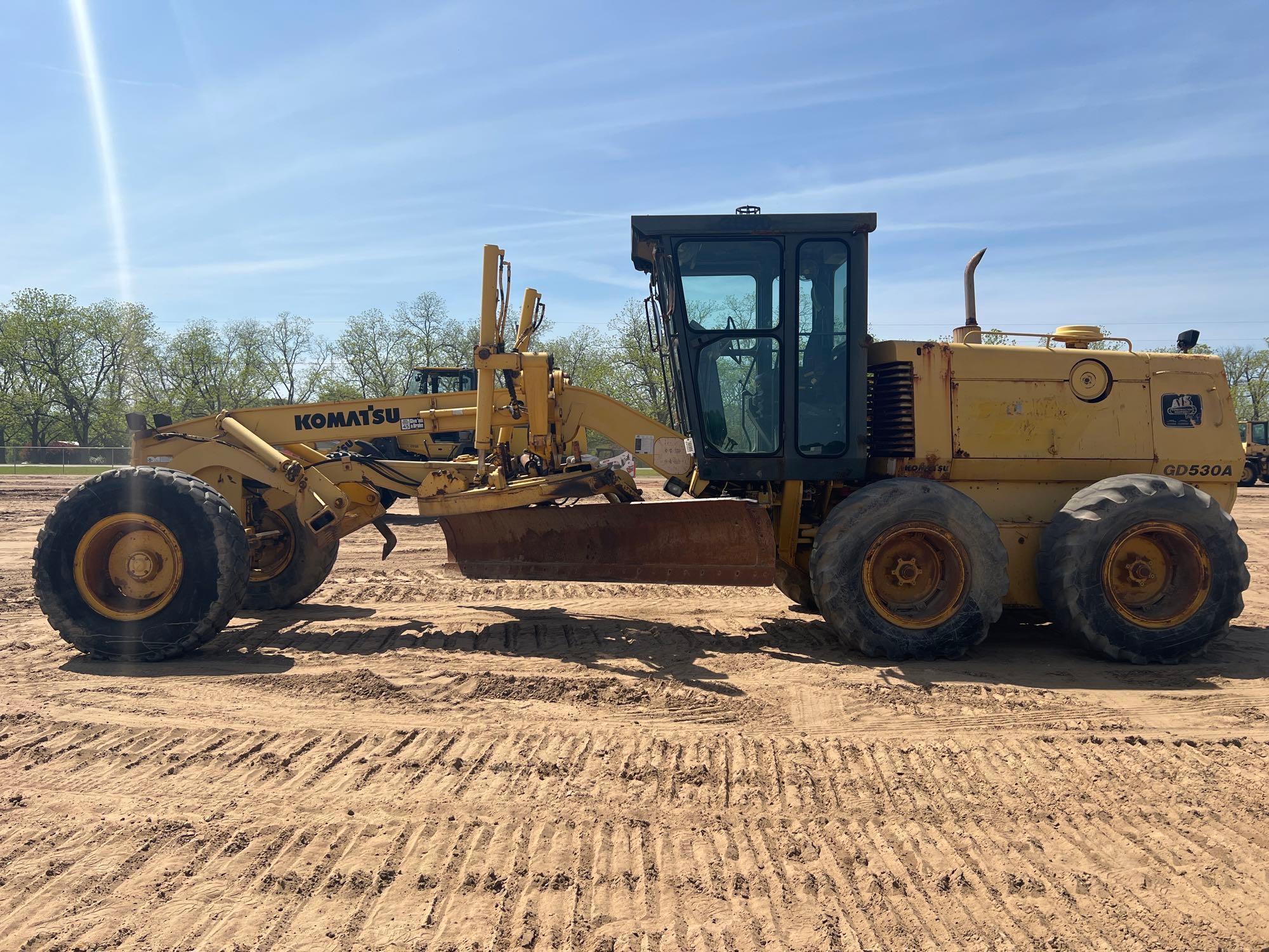 KOMATSU GD530A MOTOR GRADER