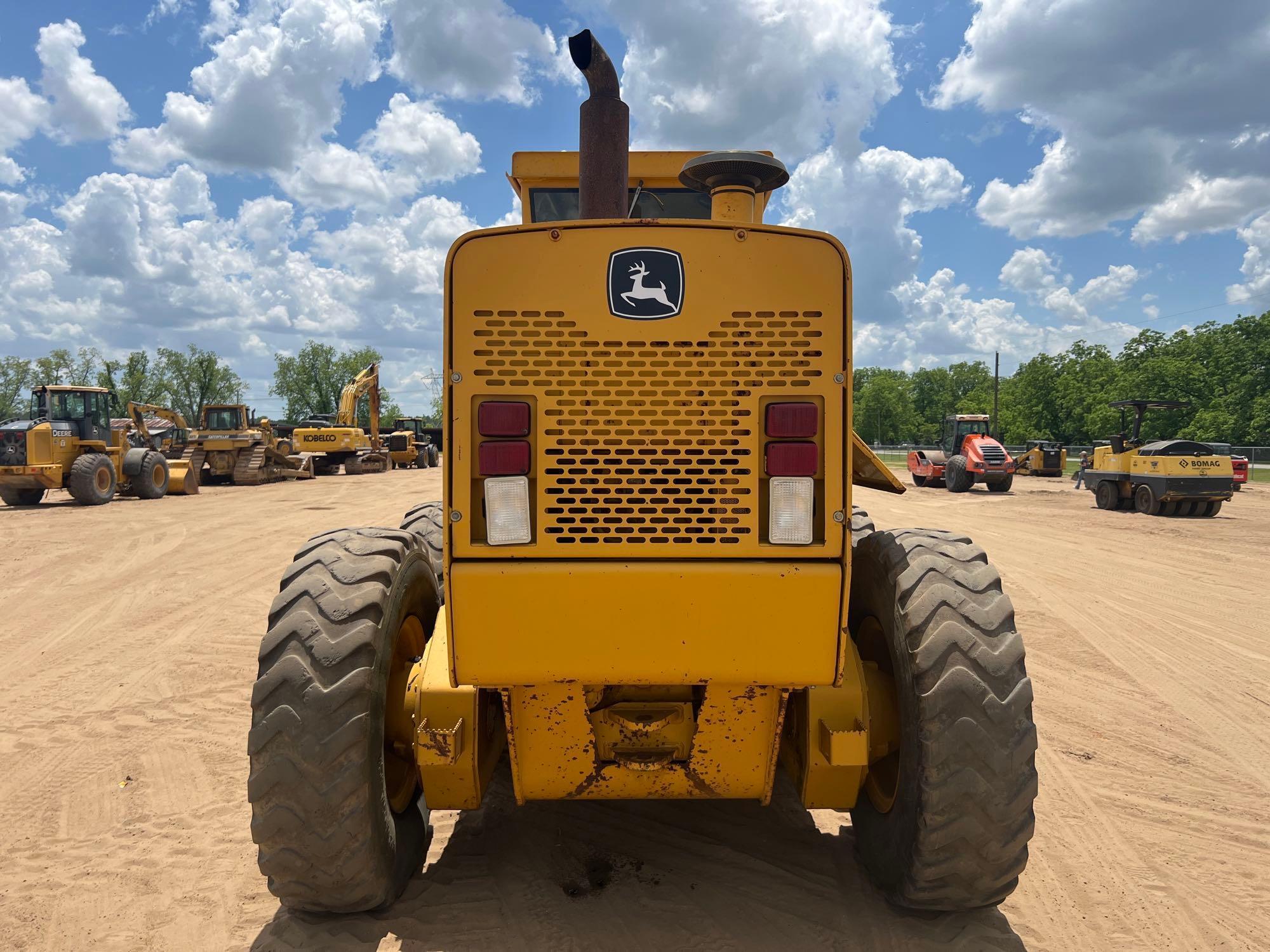 1991 JOHN DEERE 770B MOTOR GRADER