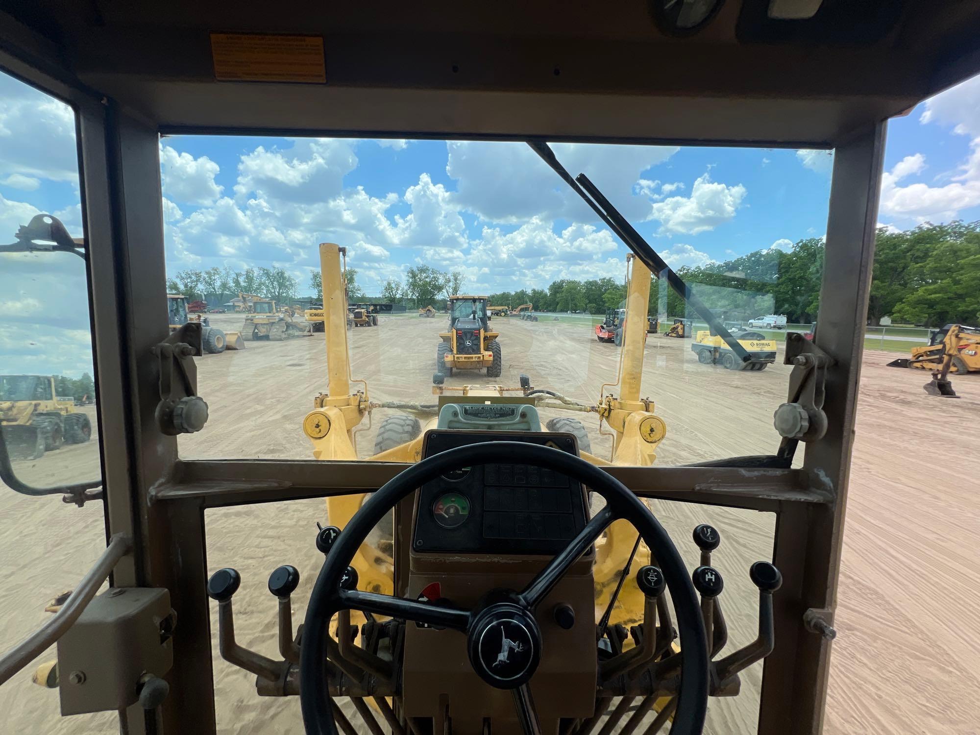 1991 JOHN DEERE 770B MOTOR GRADER