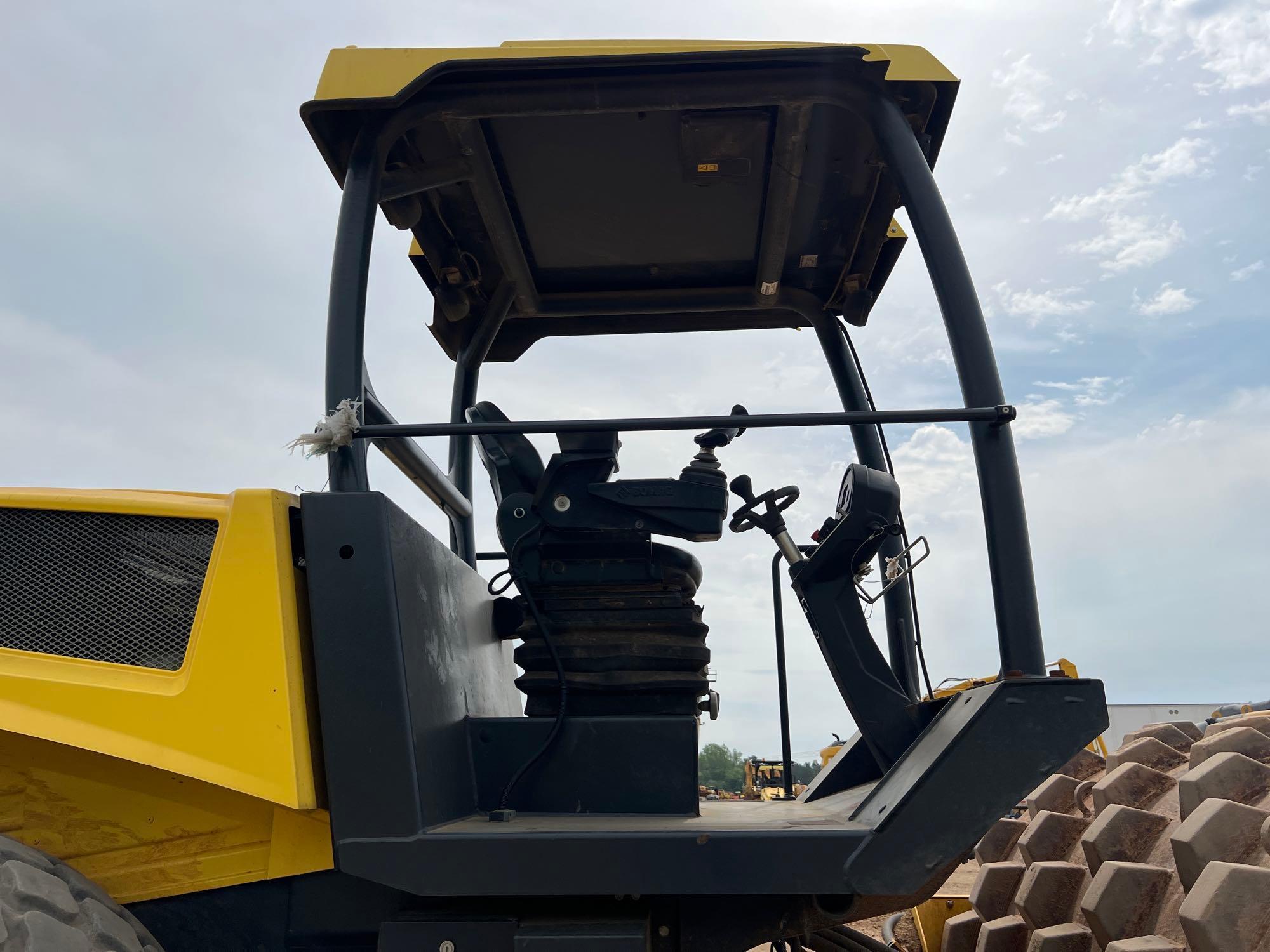 2020 BOMAG BW211DH-5 DW PAD FOOT ROLLER