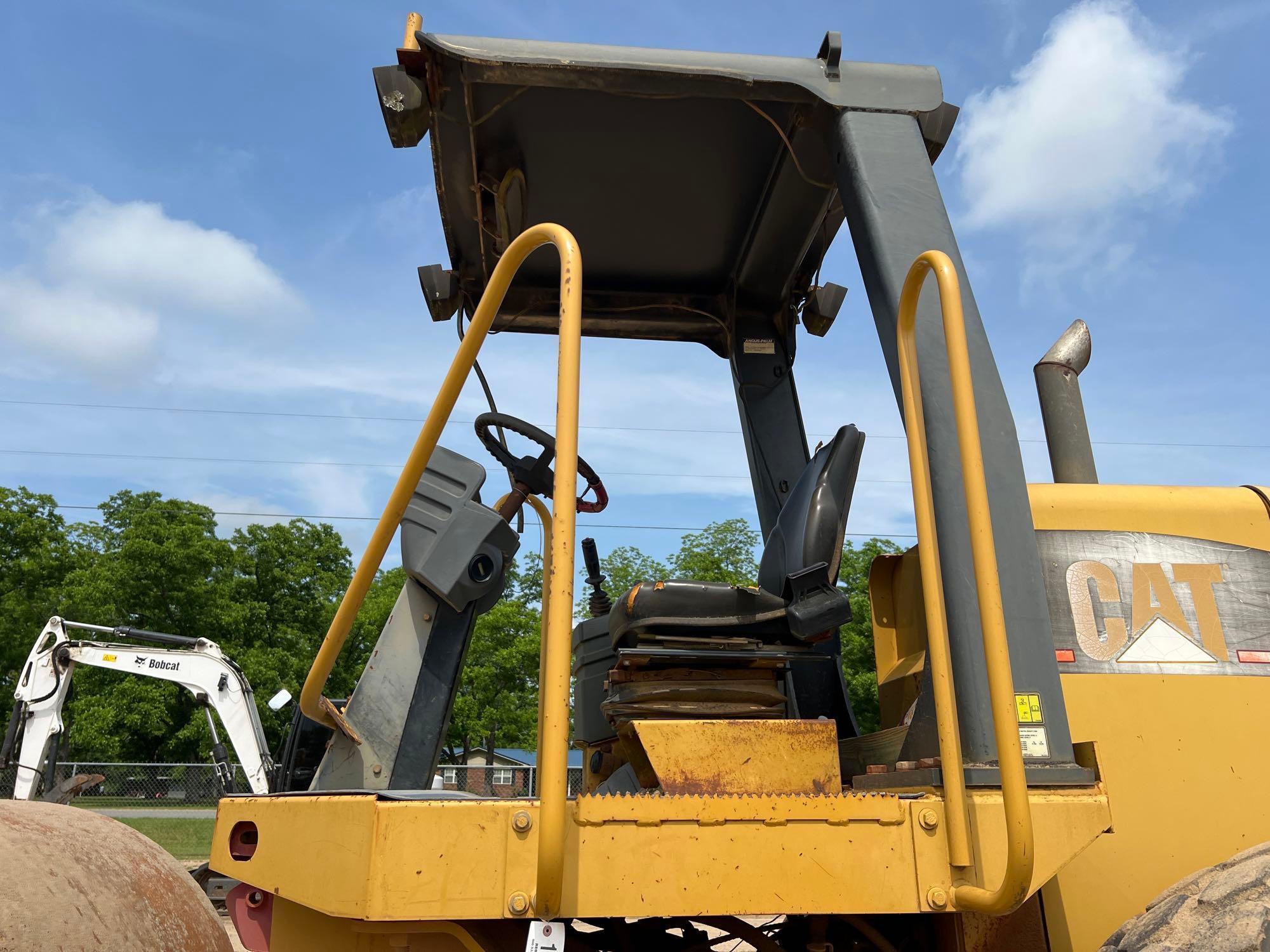 2005 CATERPILLAR CS-533E SMOOTH DRUM ROLLER