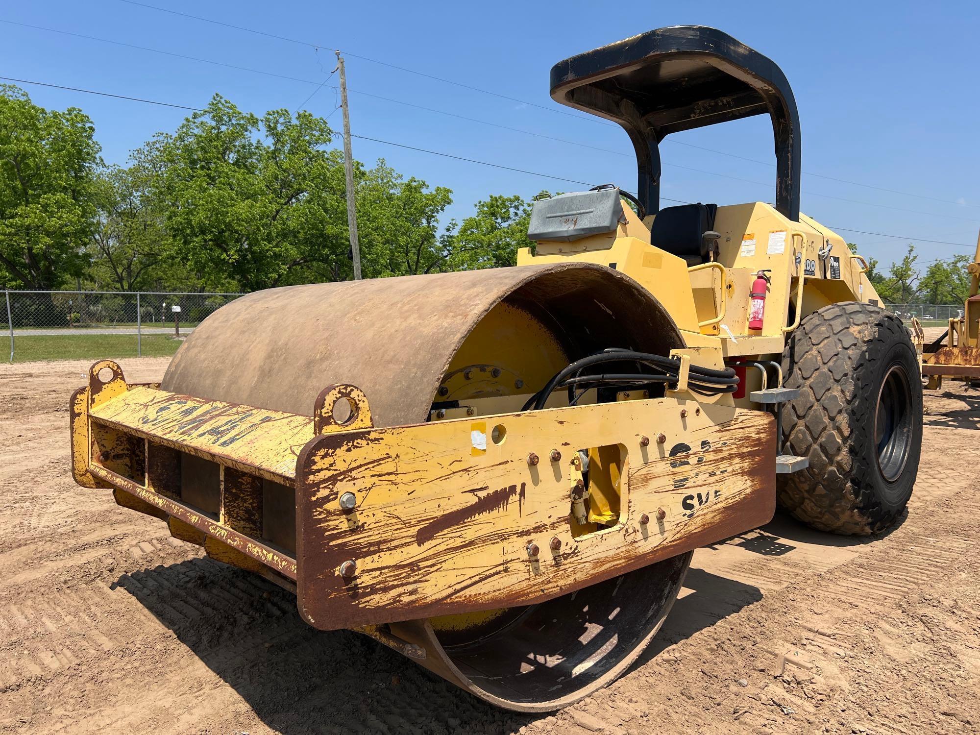 2011 SAKAI SV510 VIBRATORY ROLLER