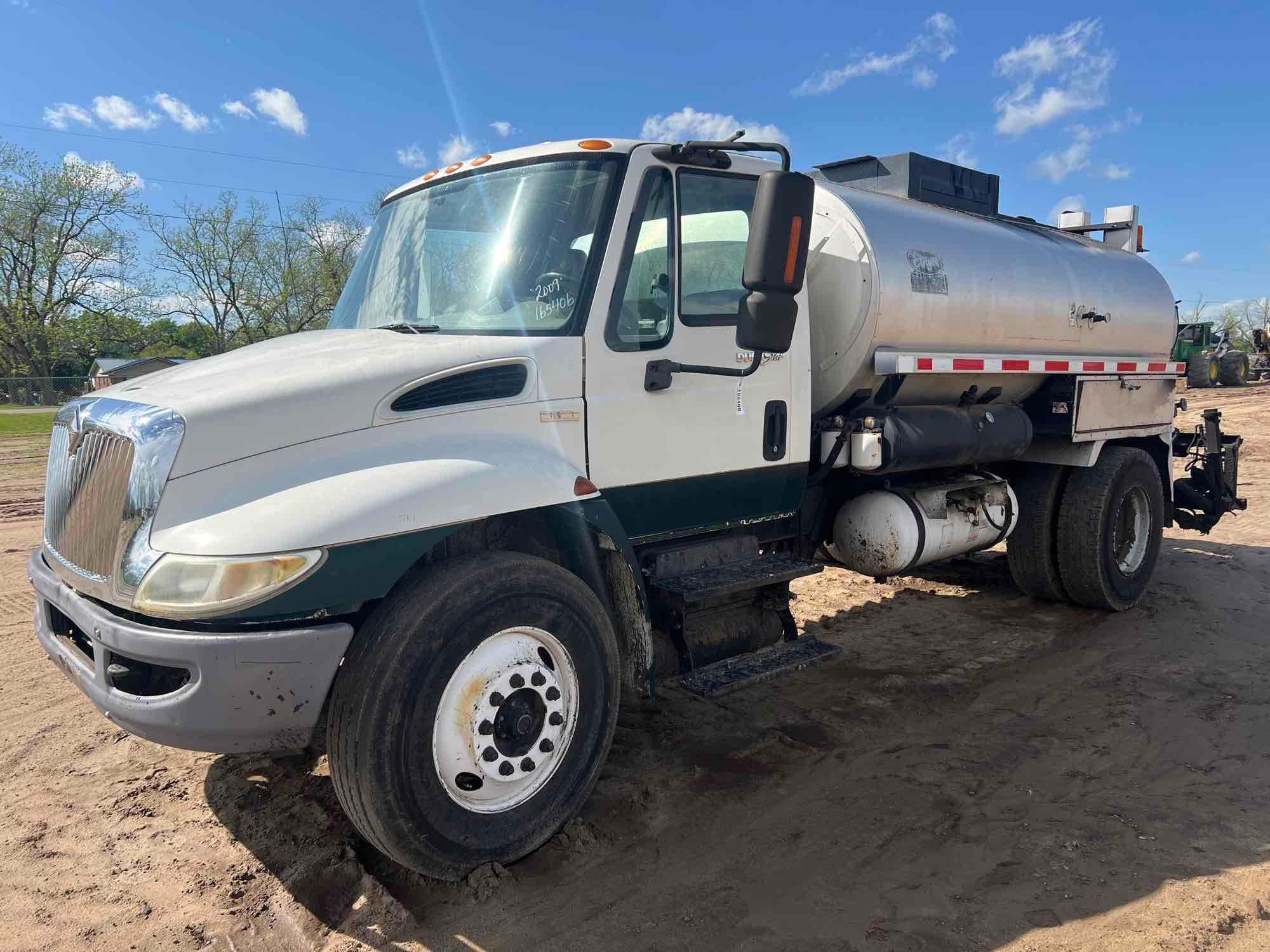 2009 INTERNATIONAL 4300 M7 DURA STAR BLACK TOPPER