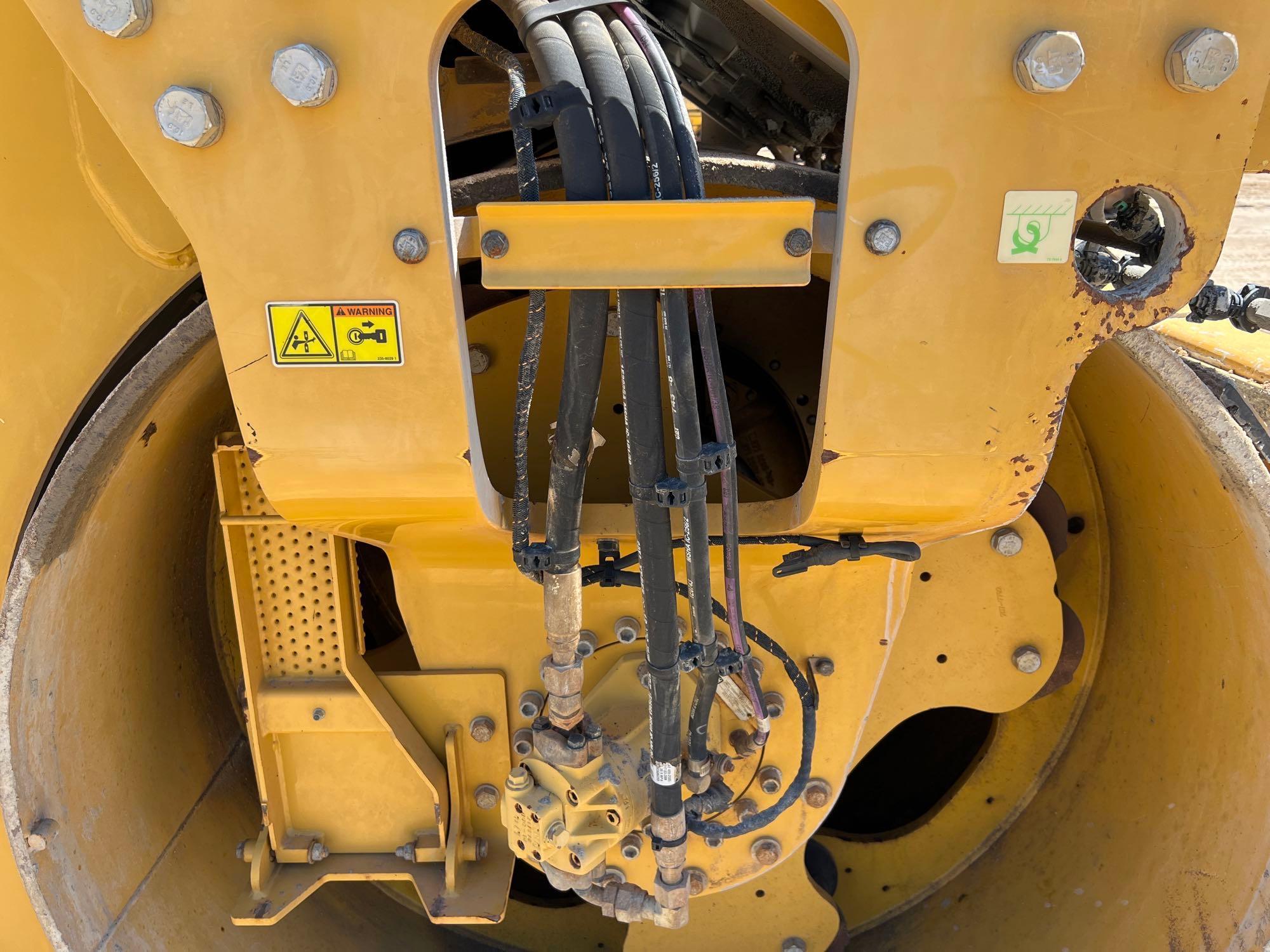 2016 CATERPILLAR CB66B DBL DRUM ROLLER