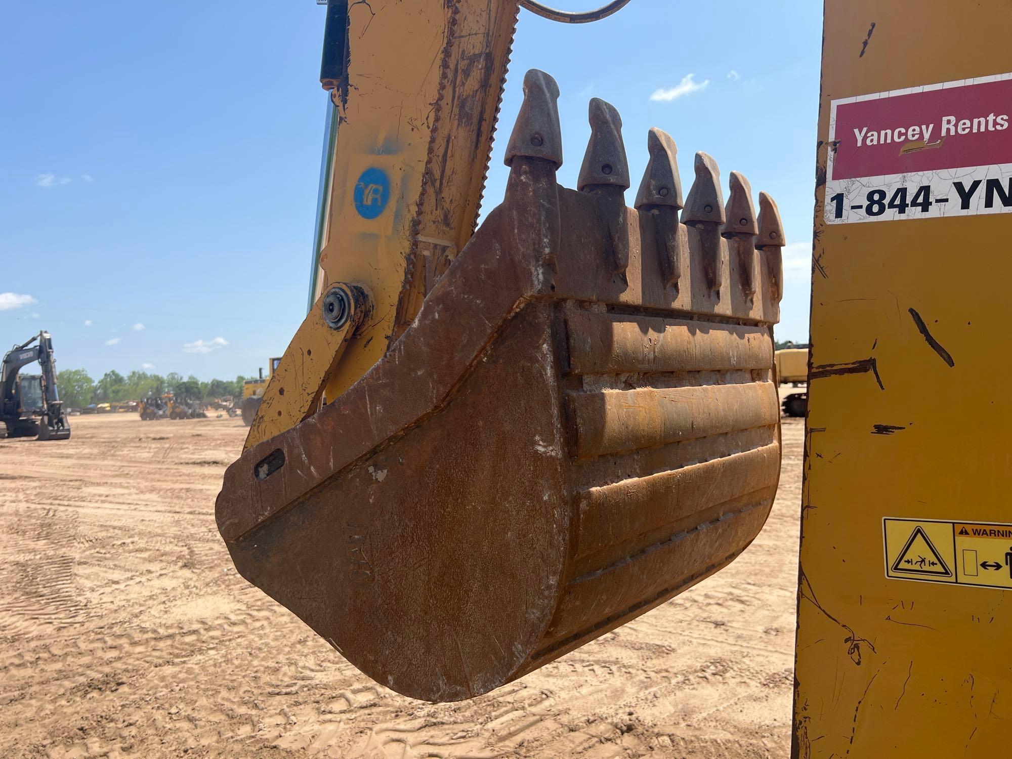 2017 CATERPILLAR 415F2 BACKHOE