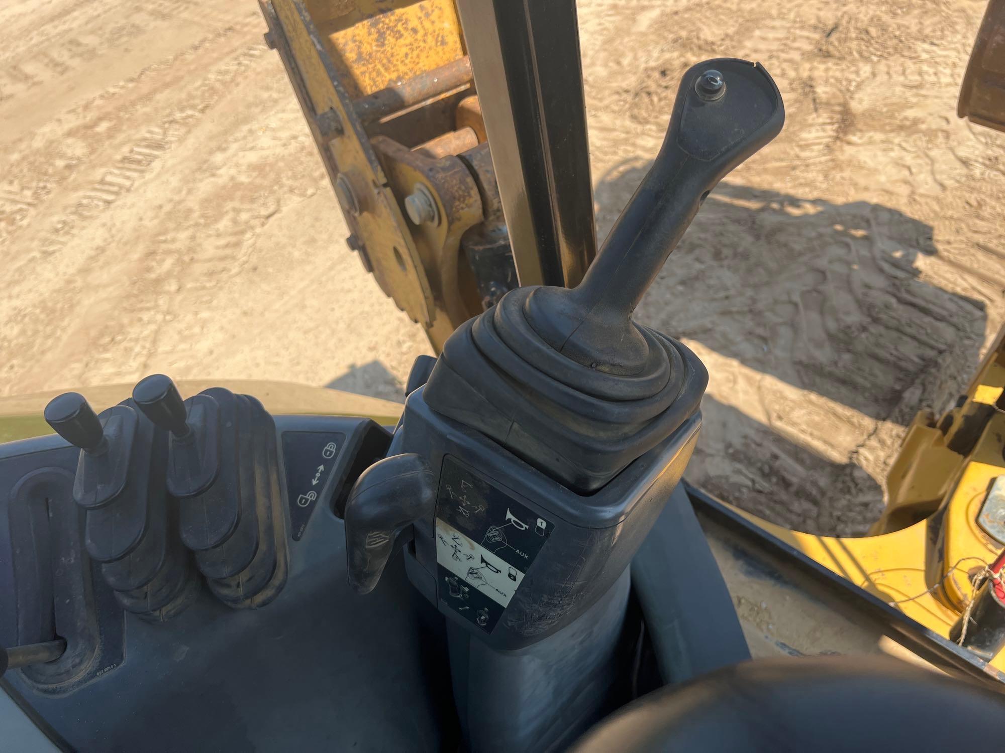 2017 CATERPILLAR 415F2 BACKHOE