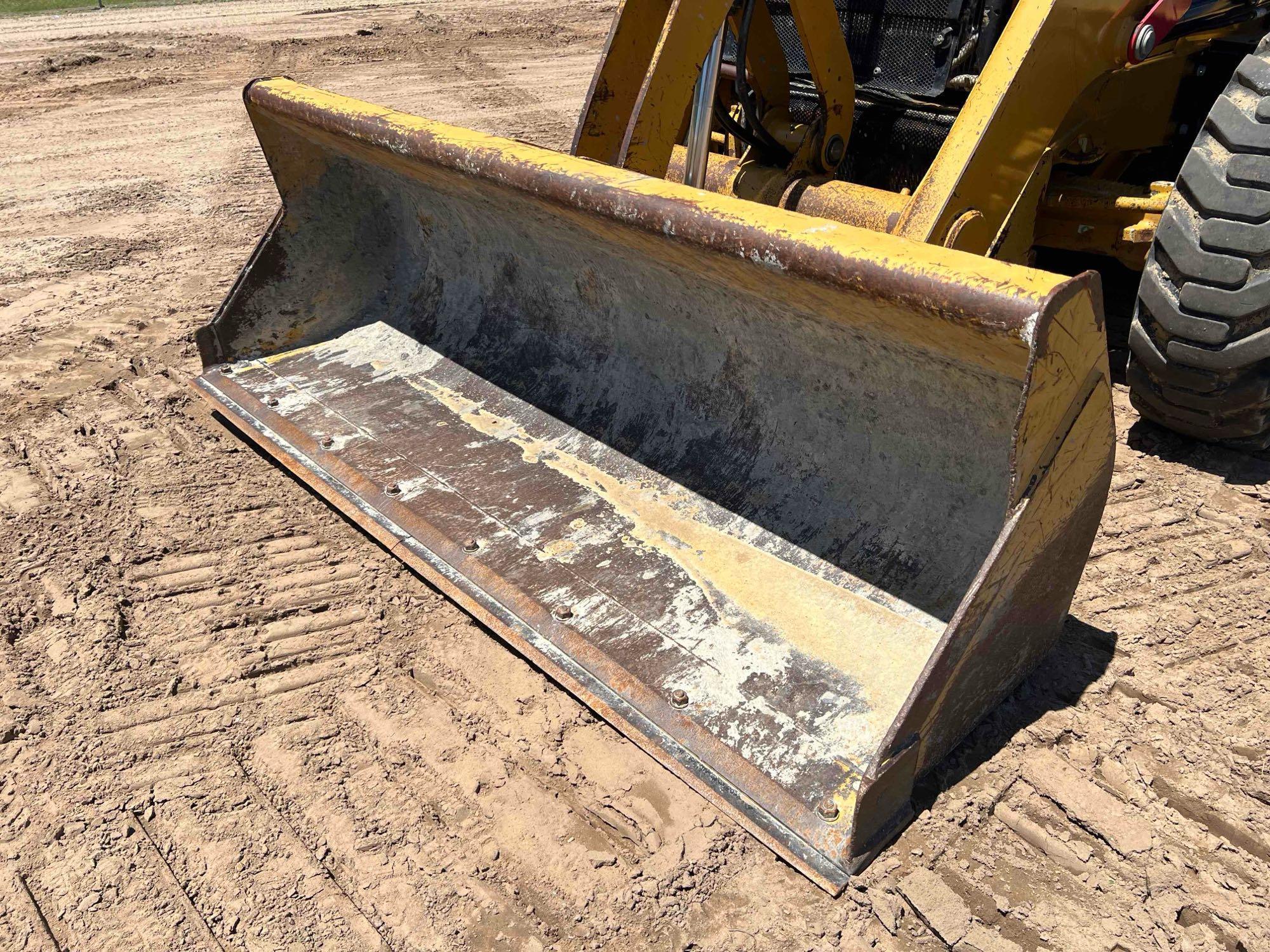 2016 CATERPILLAR 415F2 IL LANDSCAPE LOADER