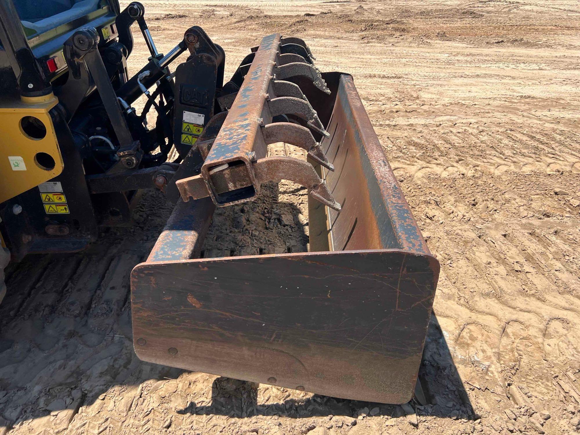 2016 CATERPILLAR 415F2 IL LANDSCAPE LOADER