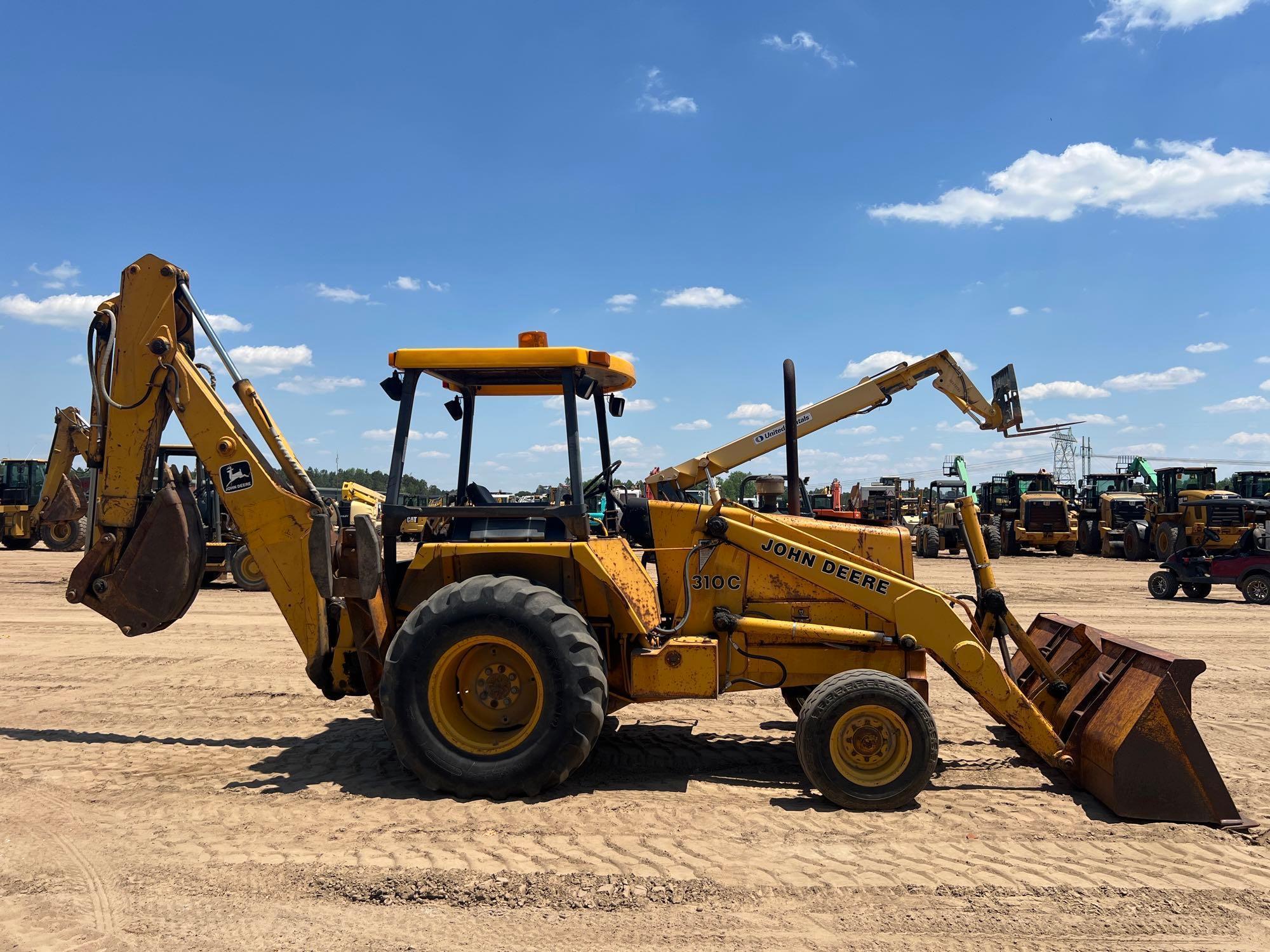 1990 JOHN DEERE 310C BACKHOE