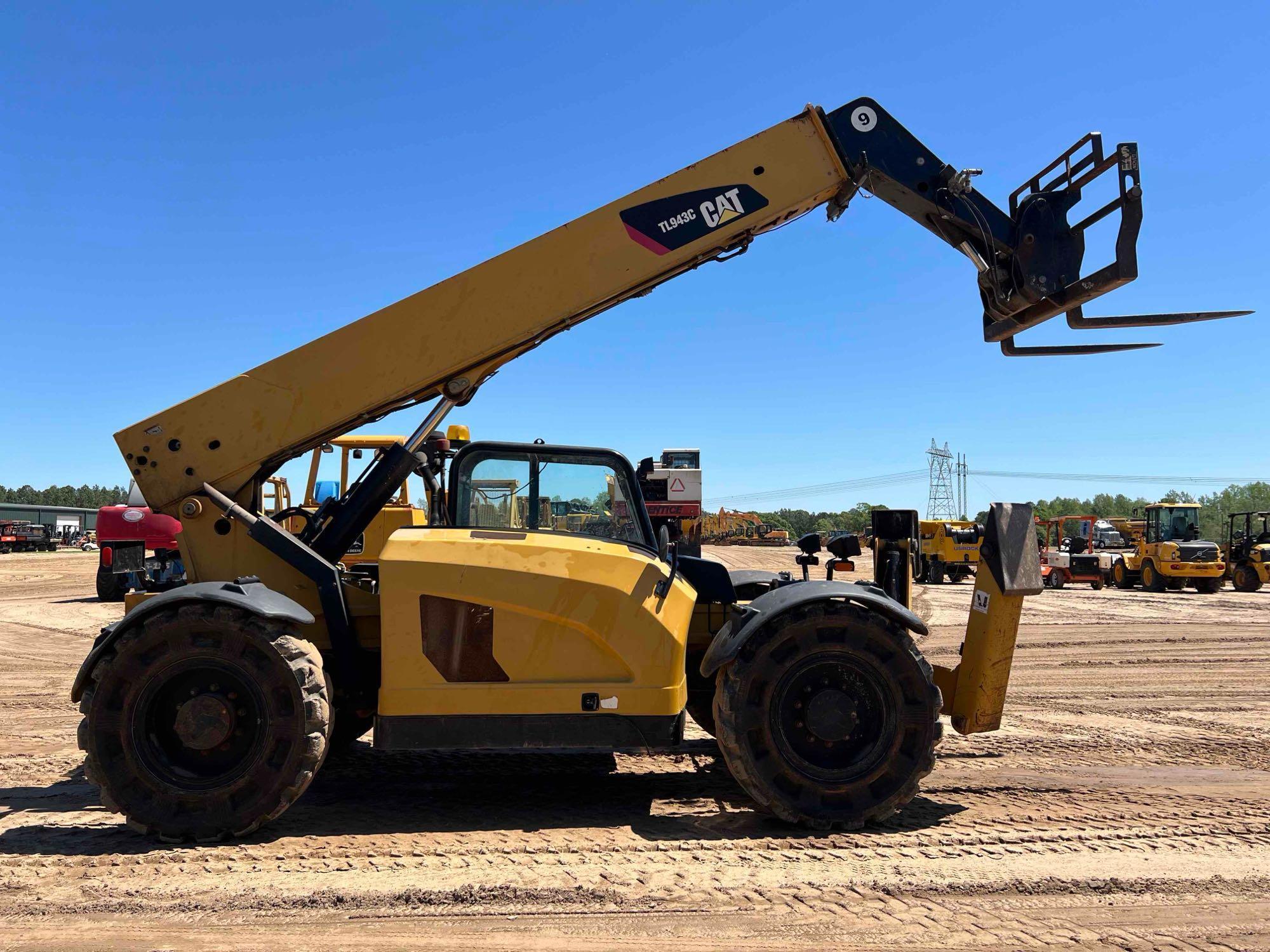 2013 CATERPILLAR TL943C TELESCOPIC FORKLIFT