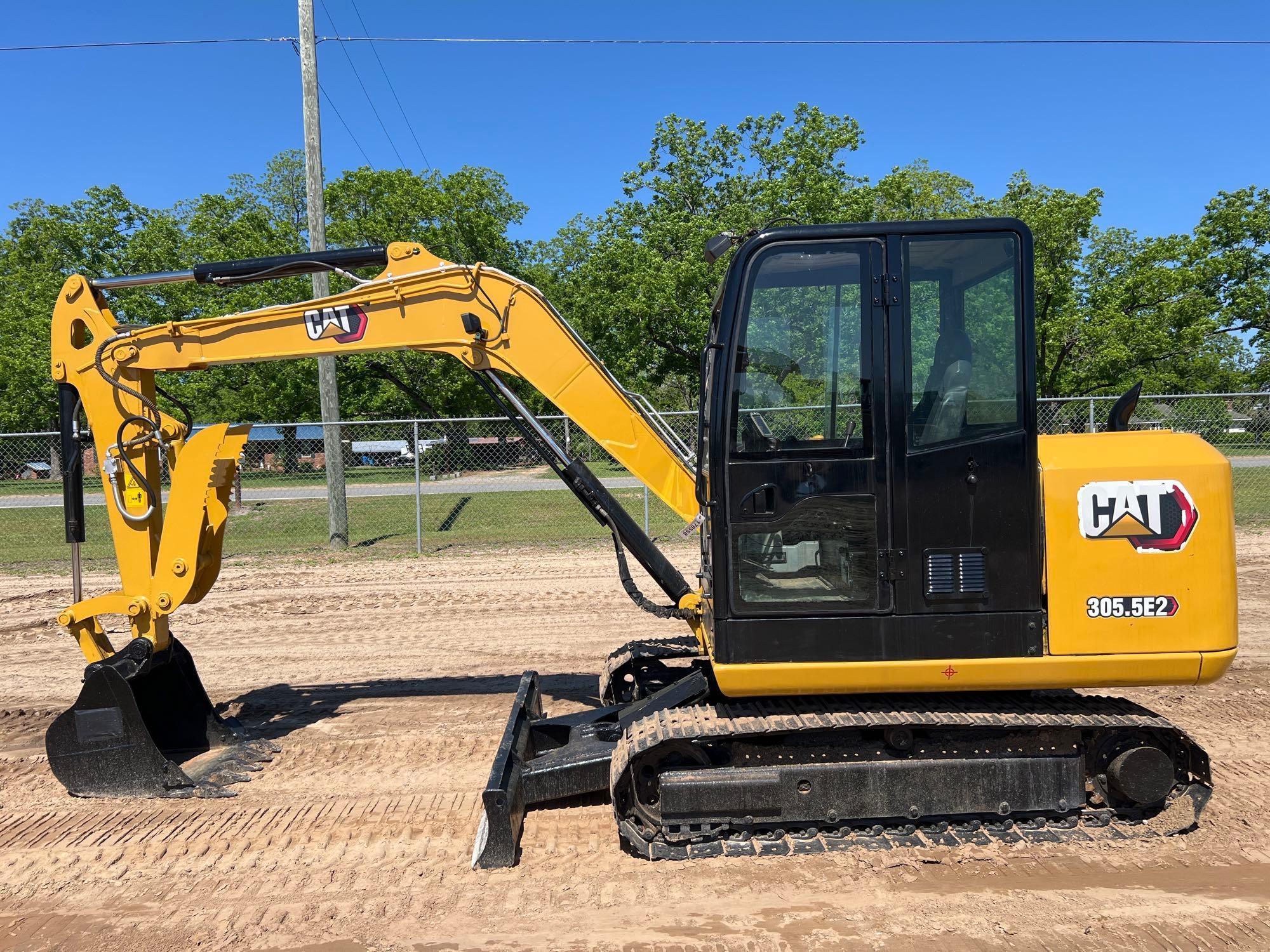 CATERPILLAR 305.5E2 EXCAVATOR