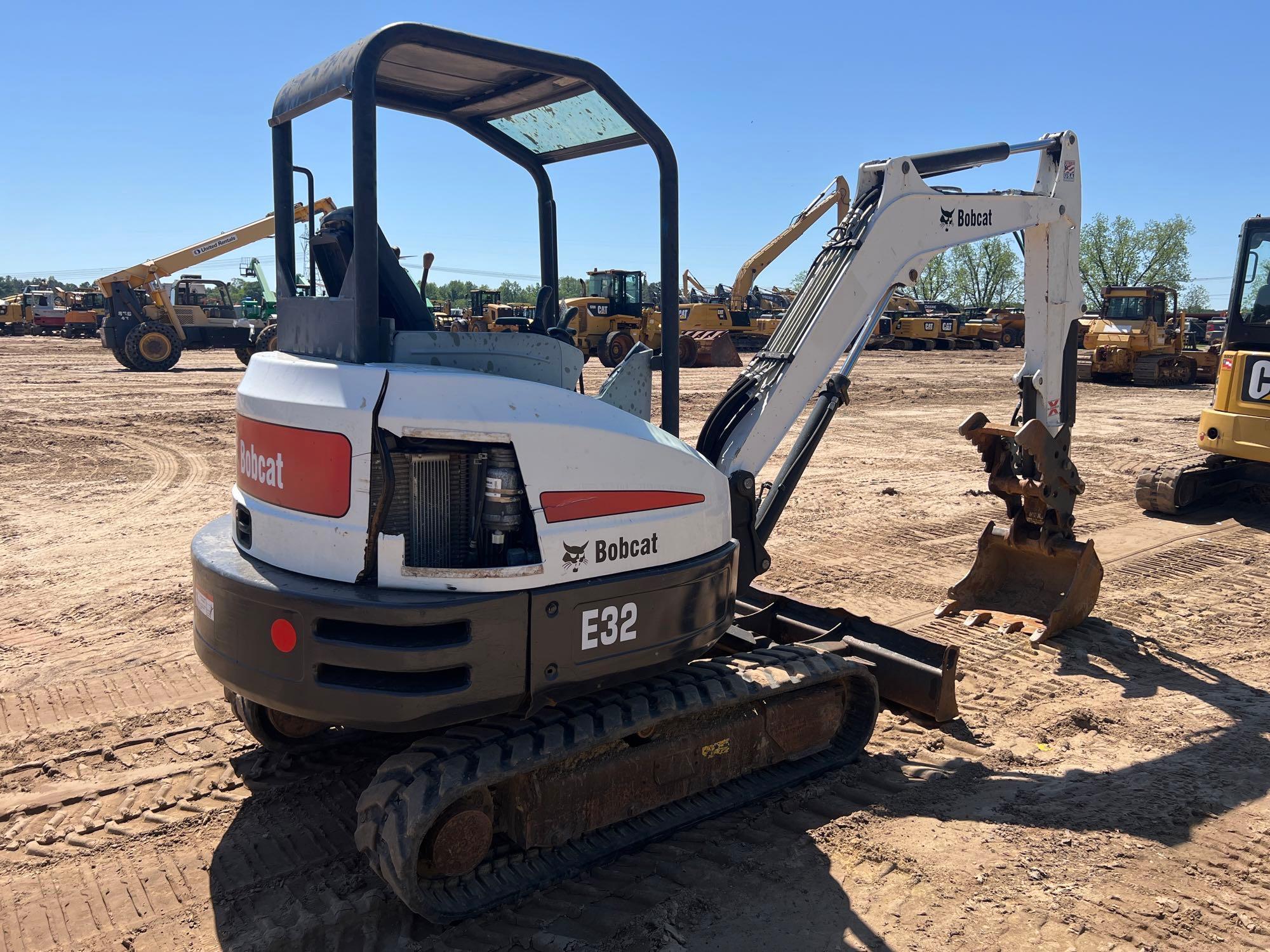 2016 BOBCAT E32 EXCAVATOR