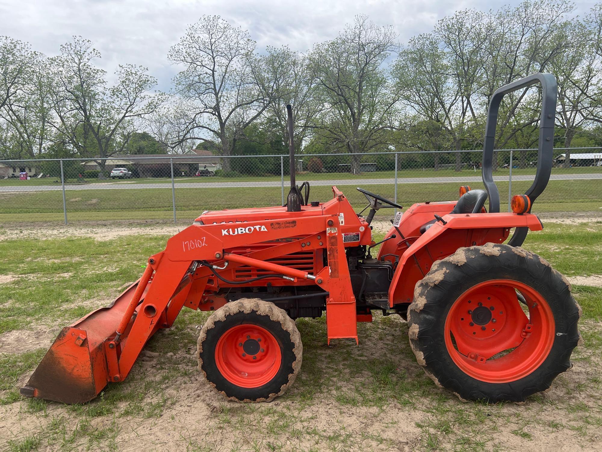 KUBOTA L2350 TRACTOR