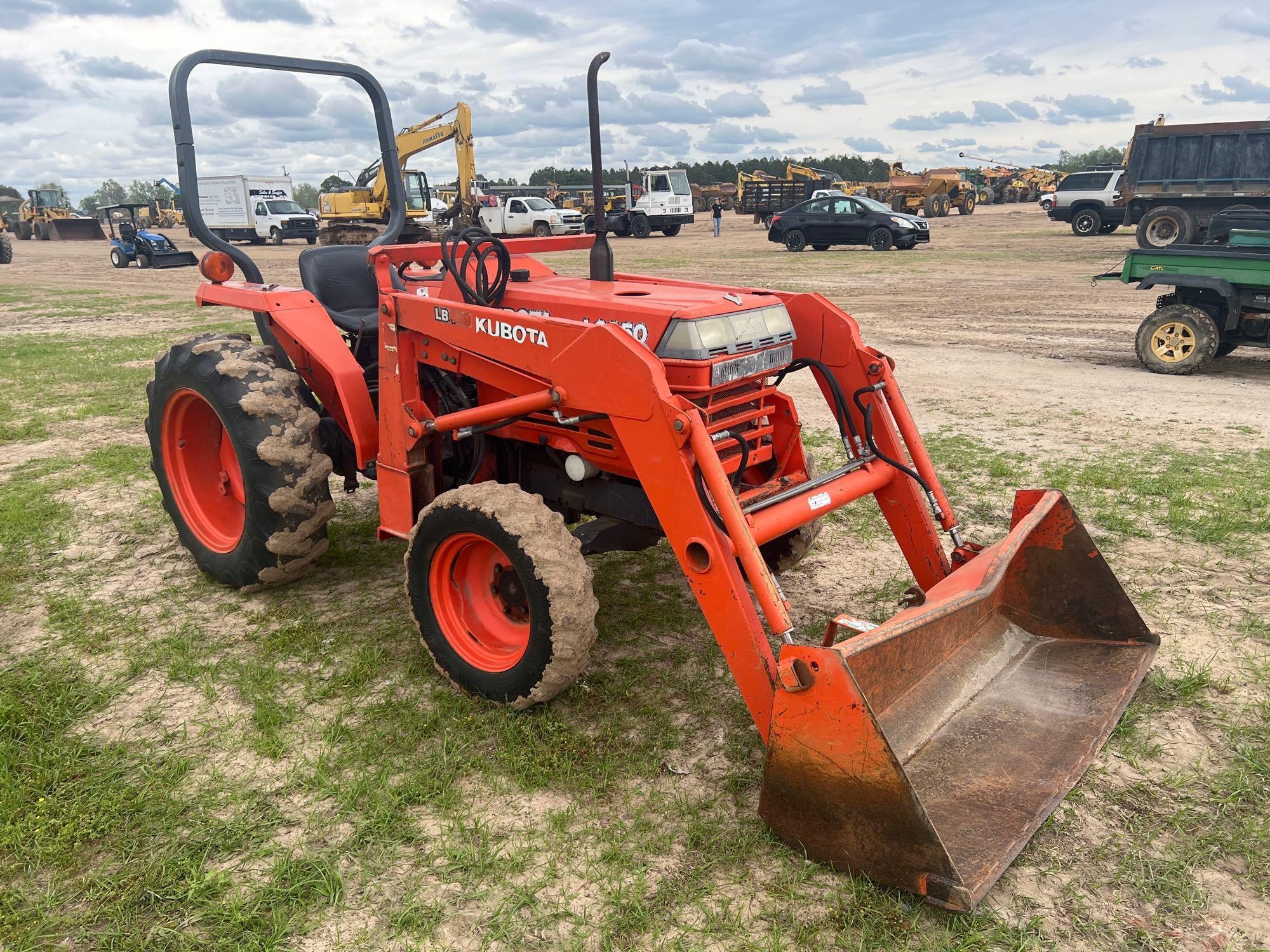 KUBOTA L2350 TRACTOR