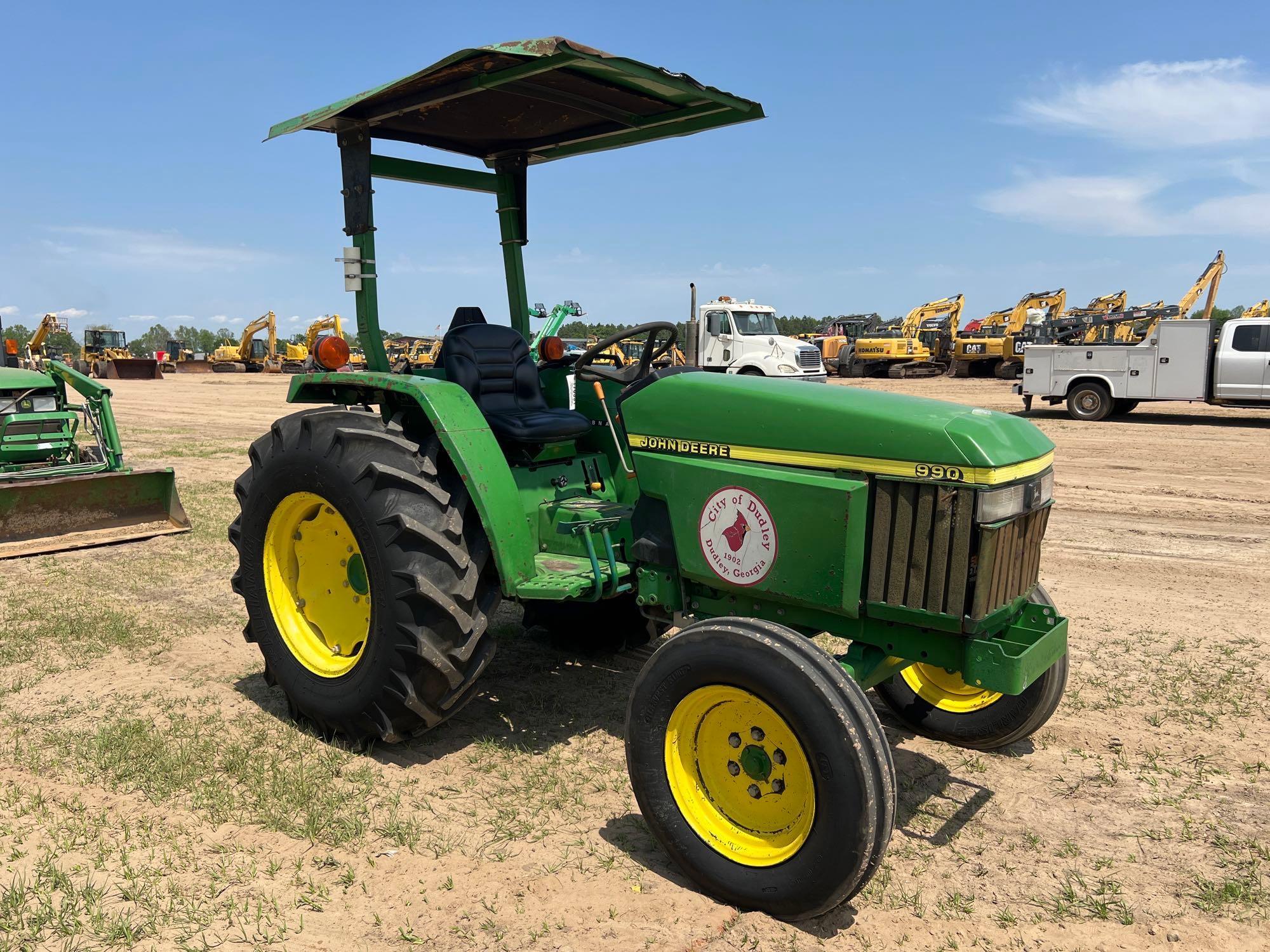 1996 JOHN DEERE 990 TRACTOR