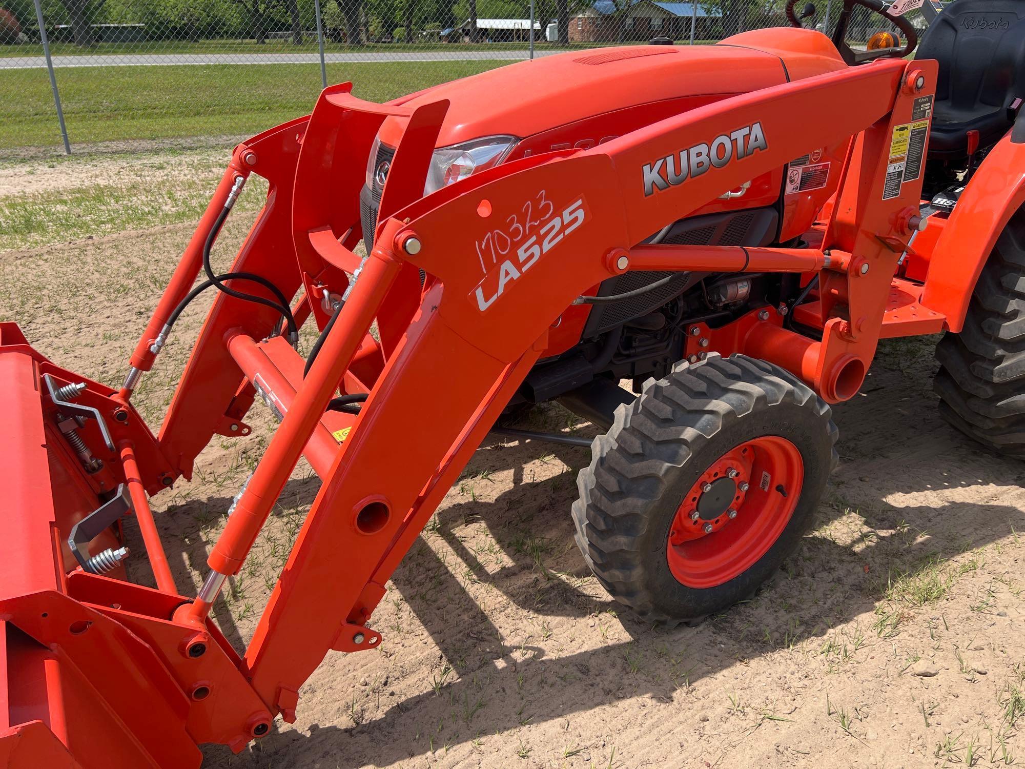 KUBOTA L3901 TRACTOR