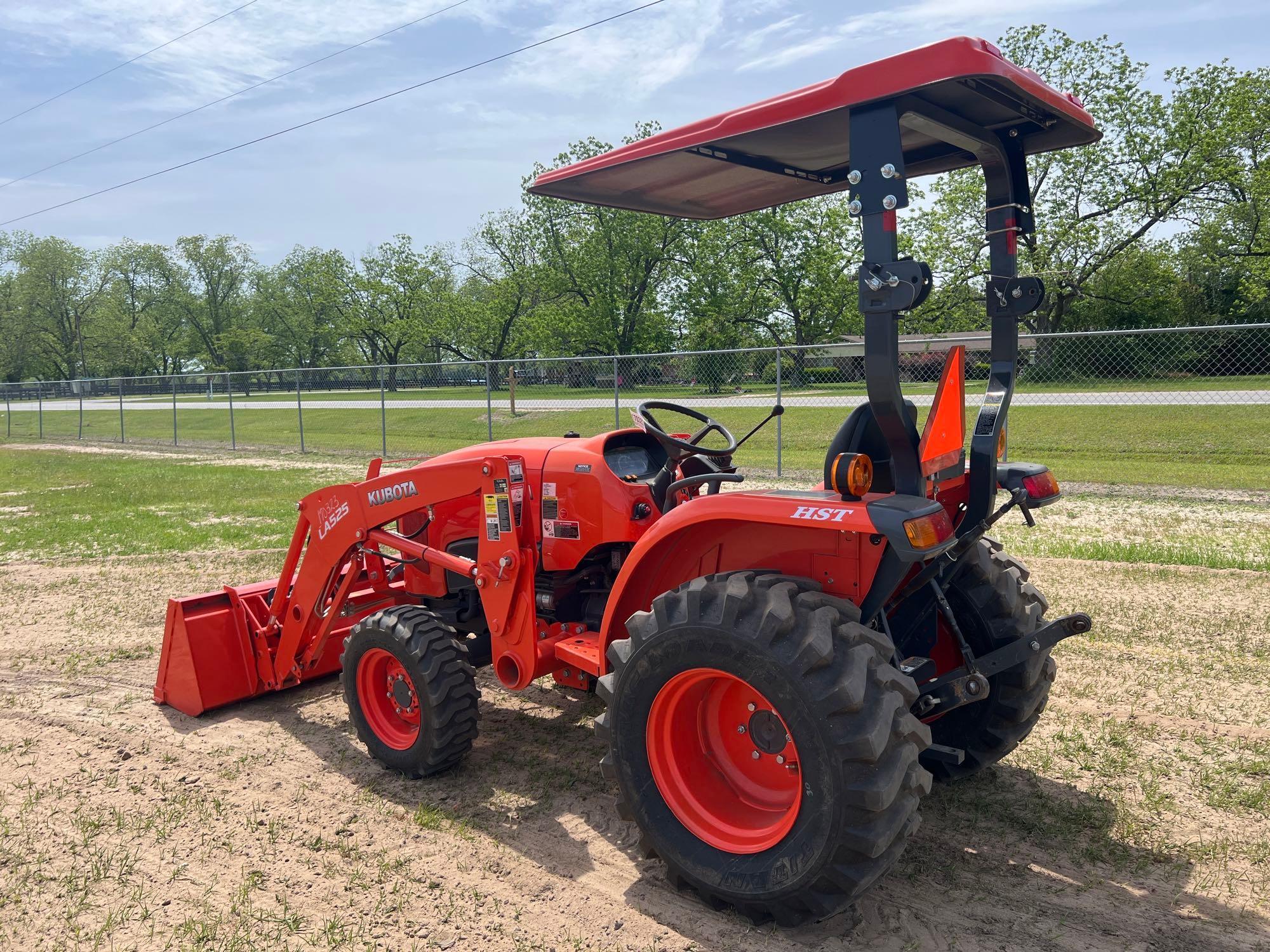 KUBOTA L3901 TRACTOR