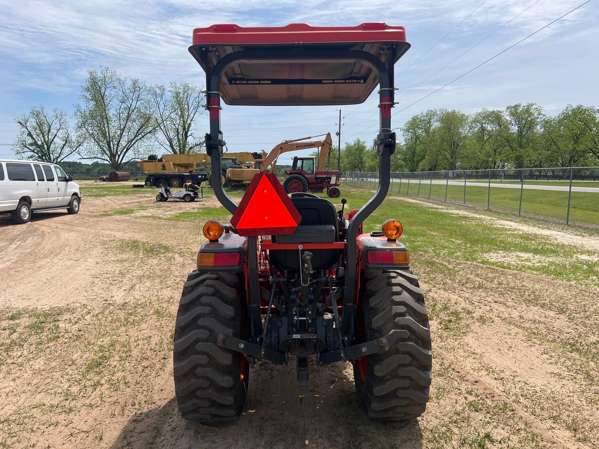 KUBOTA L3901 TRACTOR