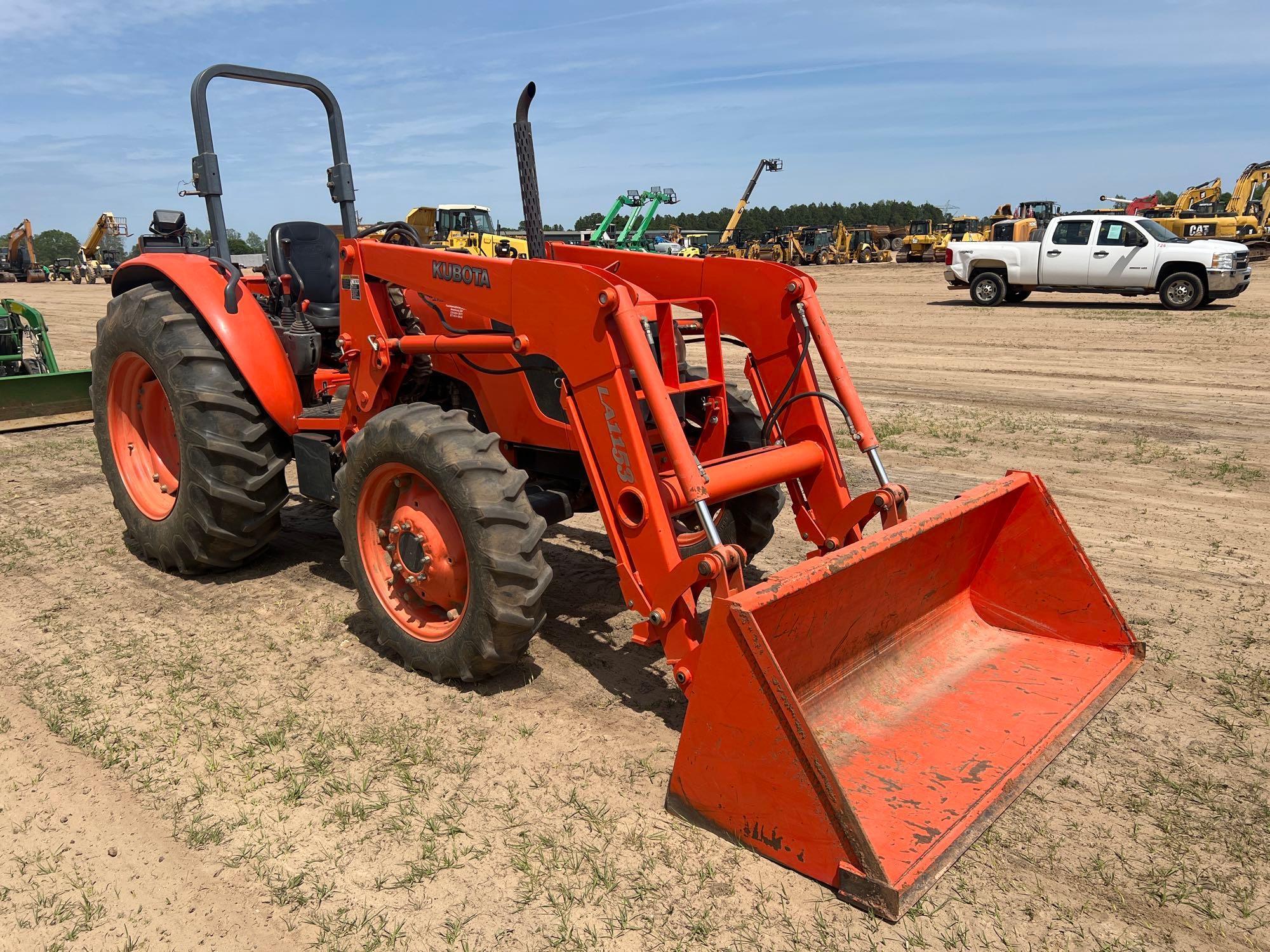 KUBOTA M7040 TRACTOR